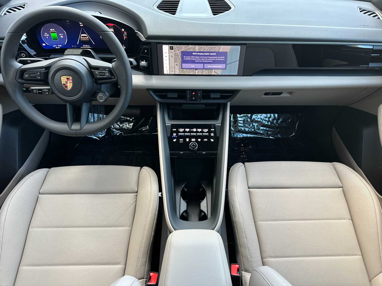 Thumbnail: 2026 Porsche Macan - 6