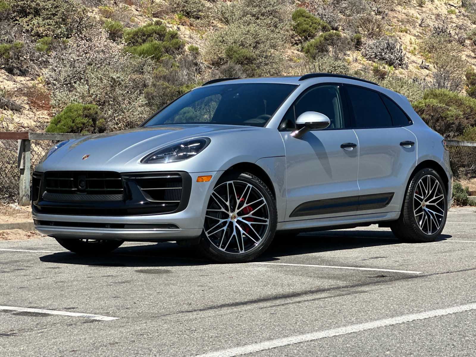 Thumbnail: 2025 Porsche Macan - 1