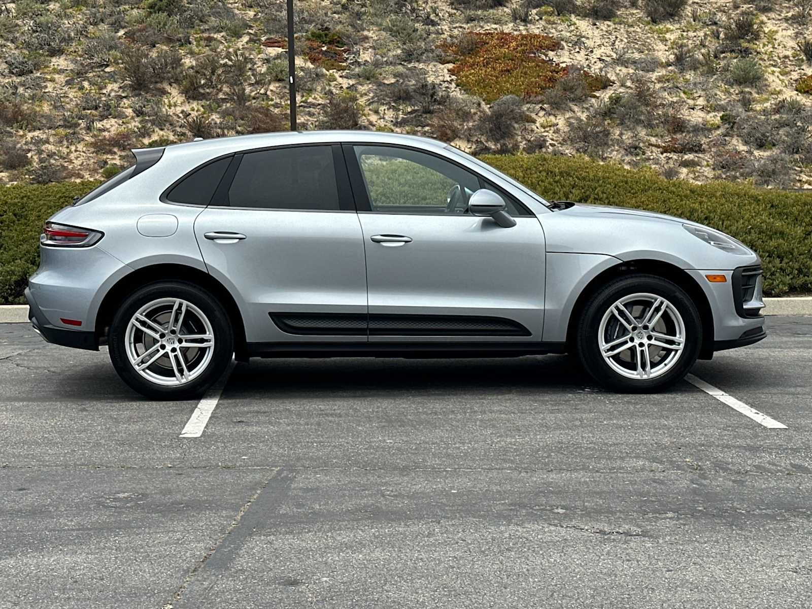 Thumbnail: 2025 Porsche Macan - 9
