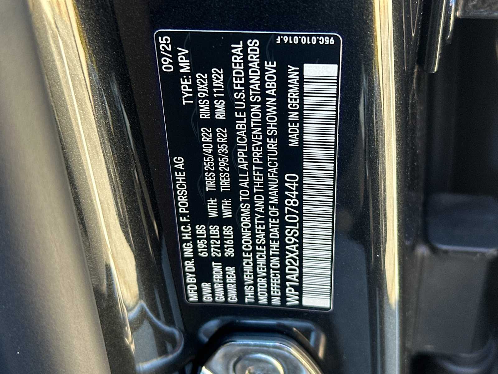 Thumbnail: 2025 Porsche Macan - 30