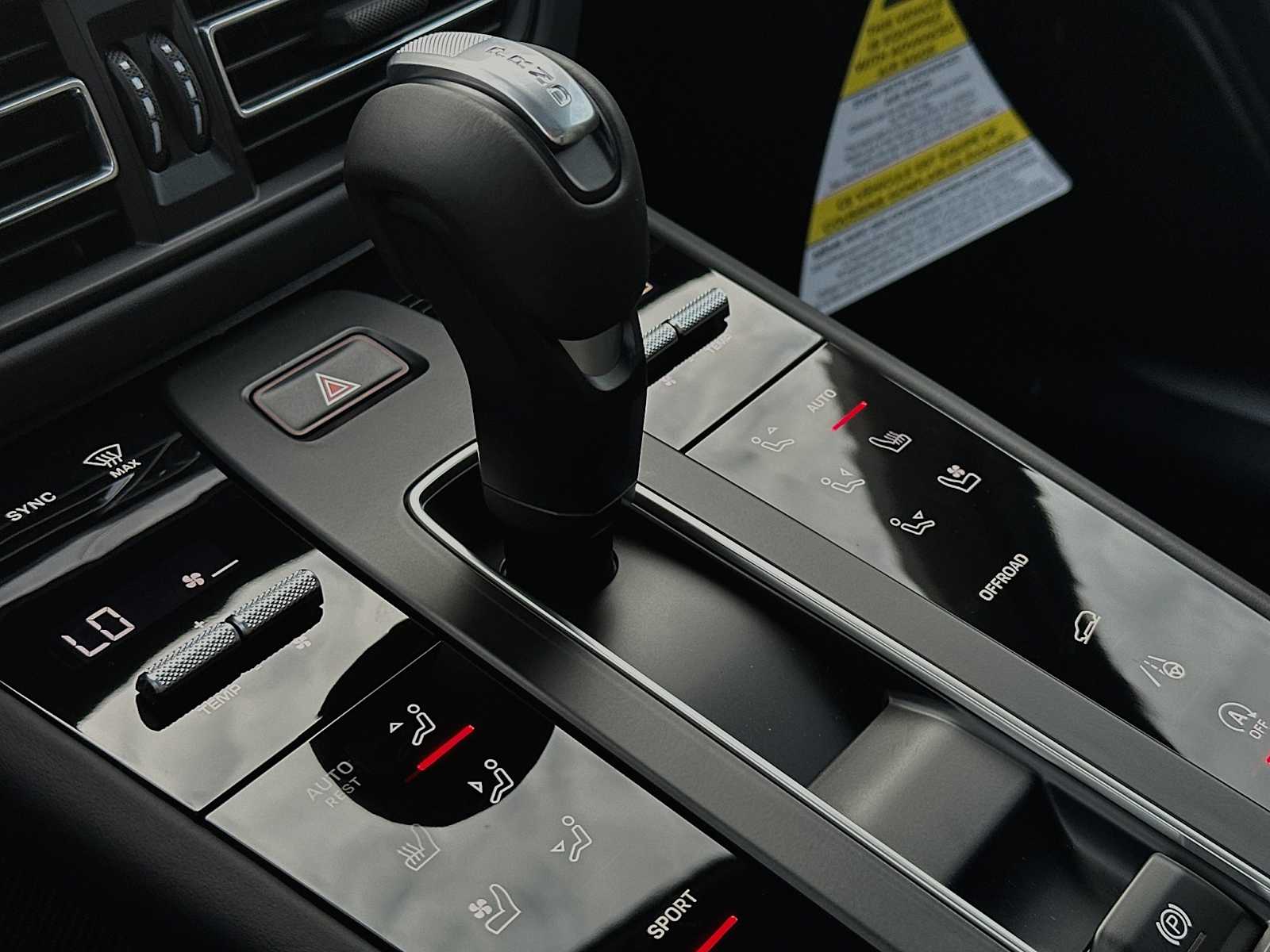 Thumbnail: 2024 Porsche Macan - 23