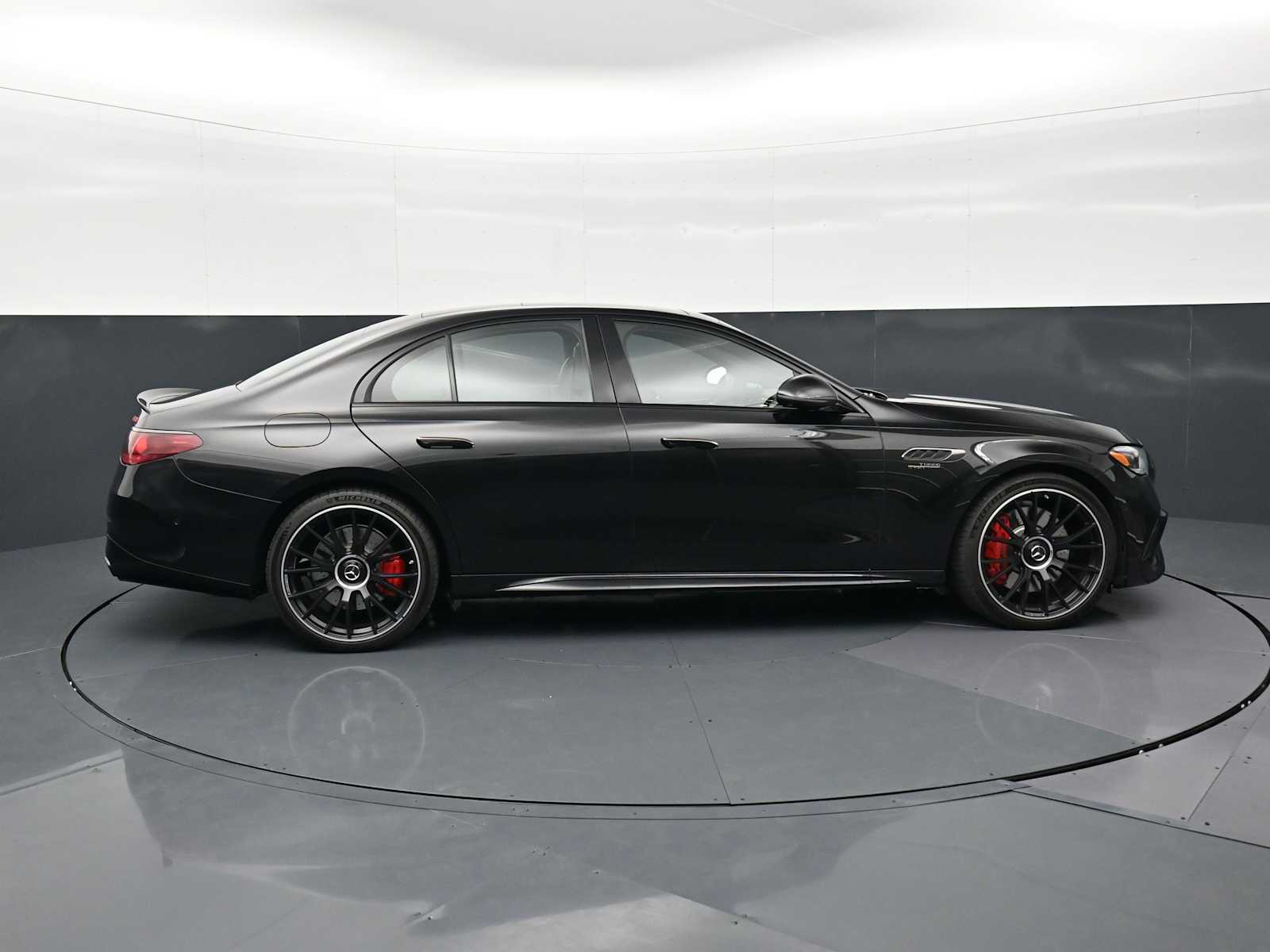 Thumbnail: 2025 Mercedes-Benz E-Class - 27