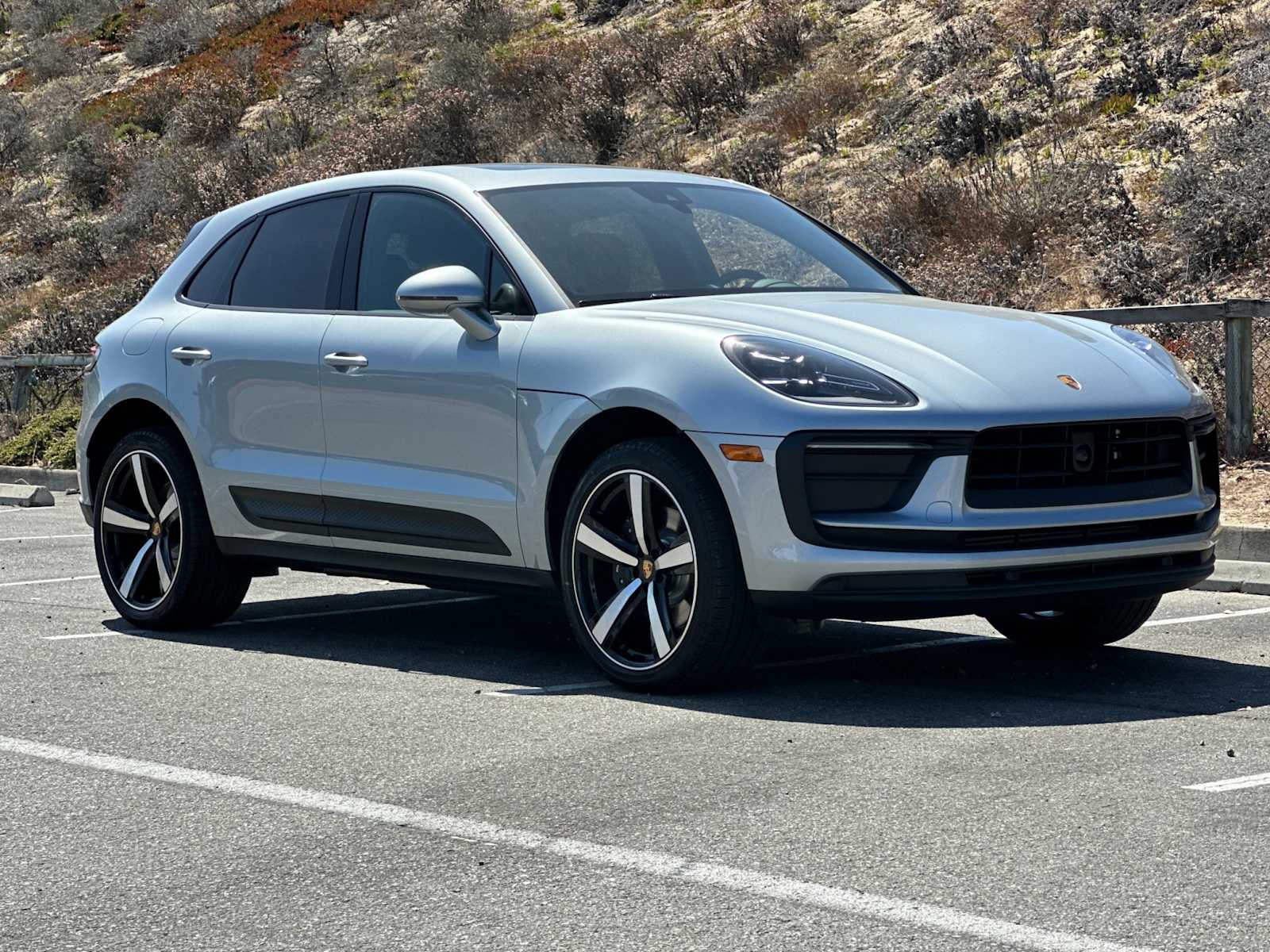 Thumbnail: 2024 Porsche Macan - 10