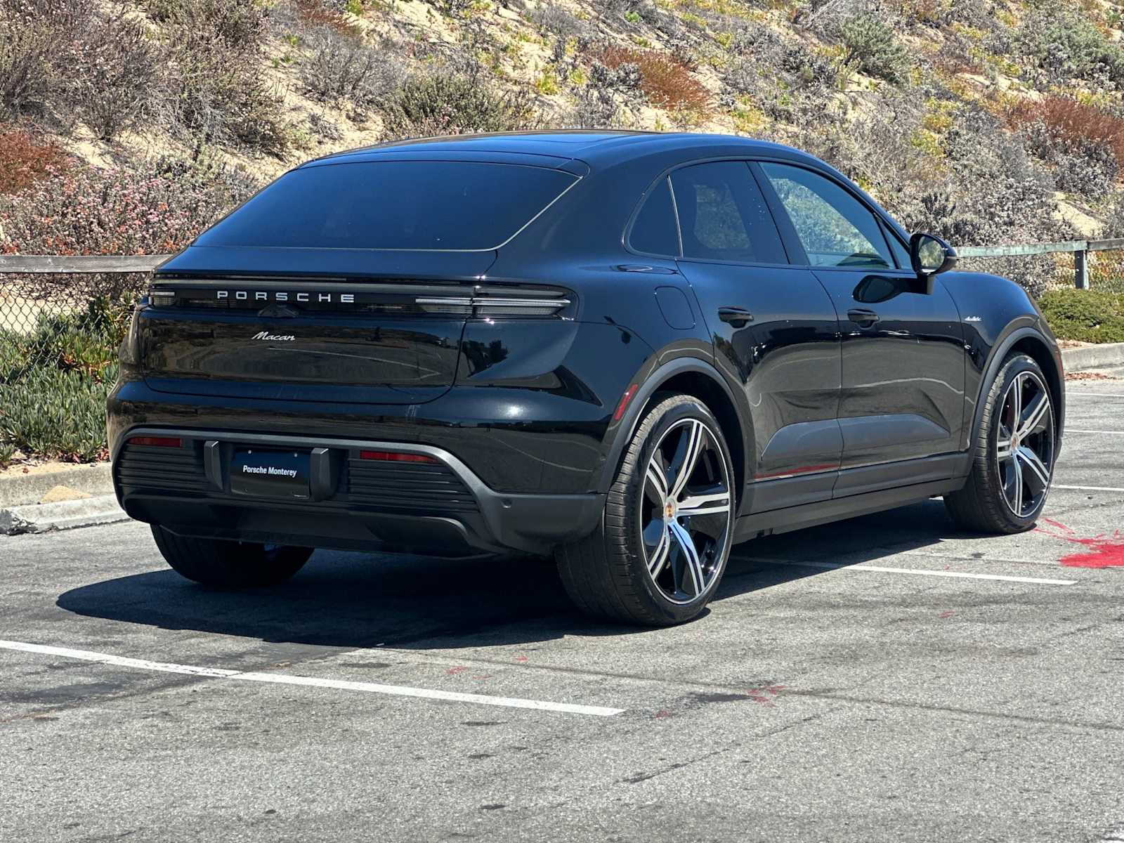 Thumbnail: 2025 Porsche Macan - 7