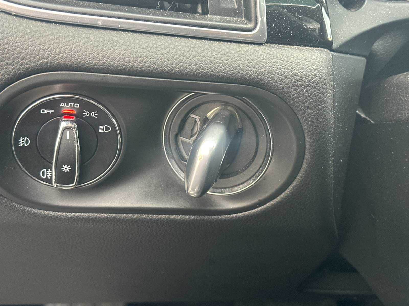 Thumbnail: 2018 Porsche Macan - 24