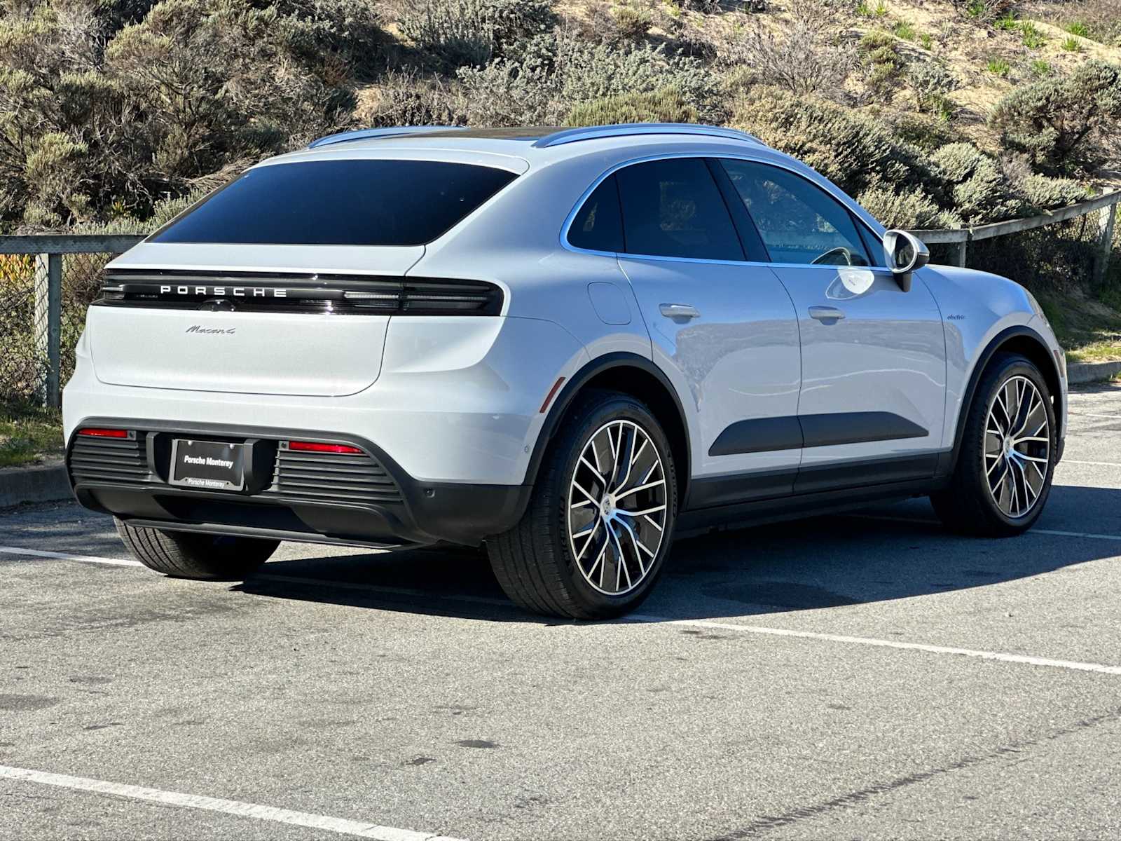 Thumbnail: 2024 Porsche Macan - 7
