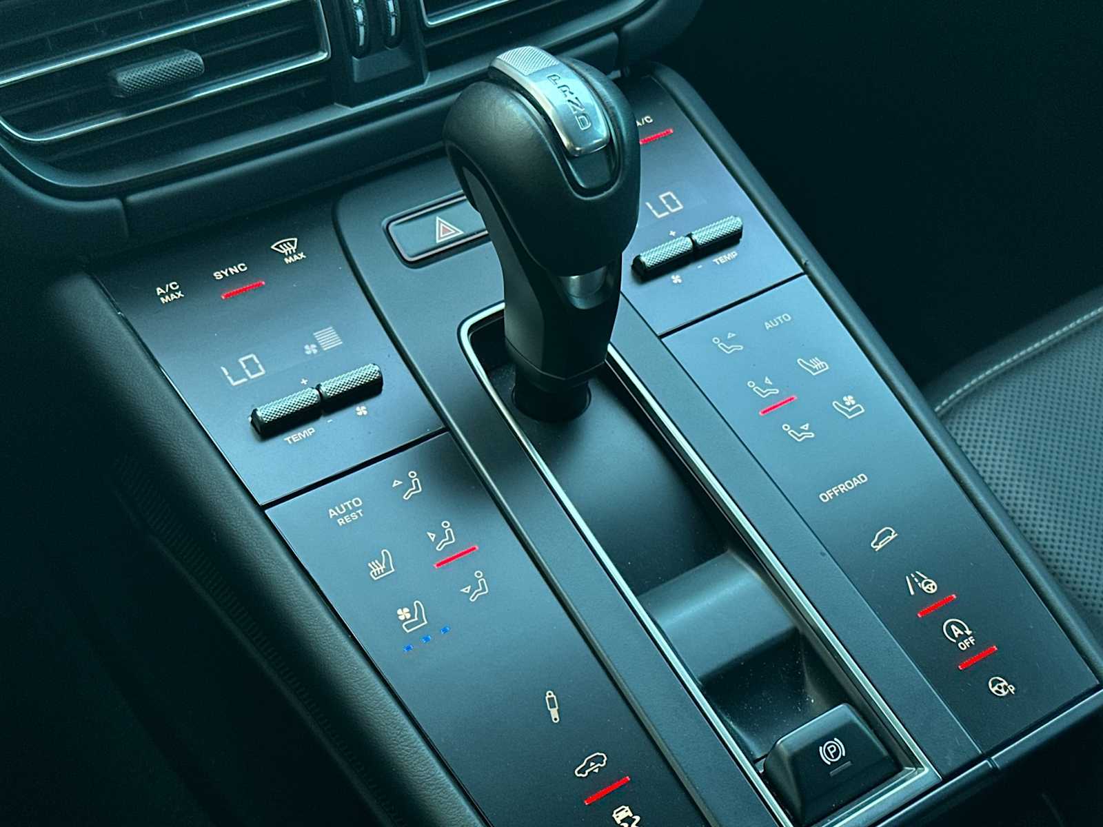 Thumbnail: 2024 Porsche Macan - 22