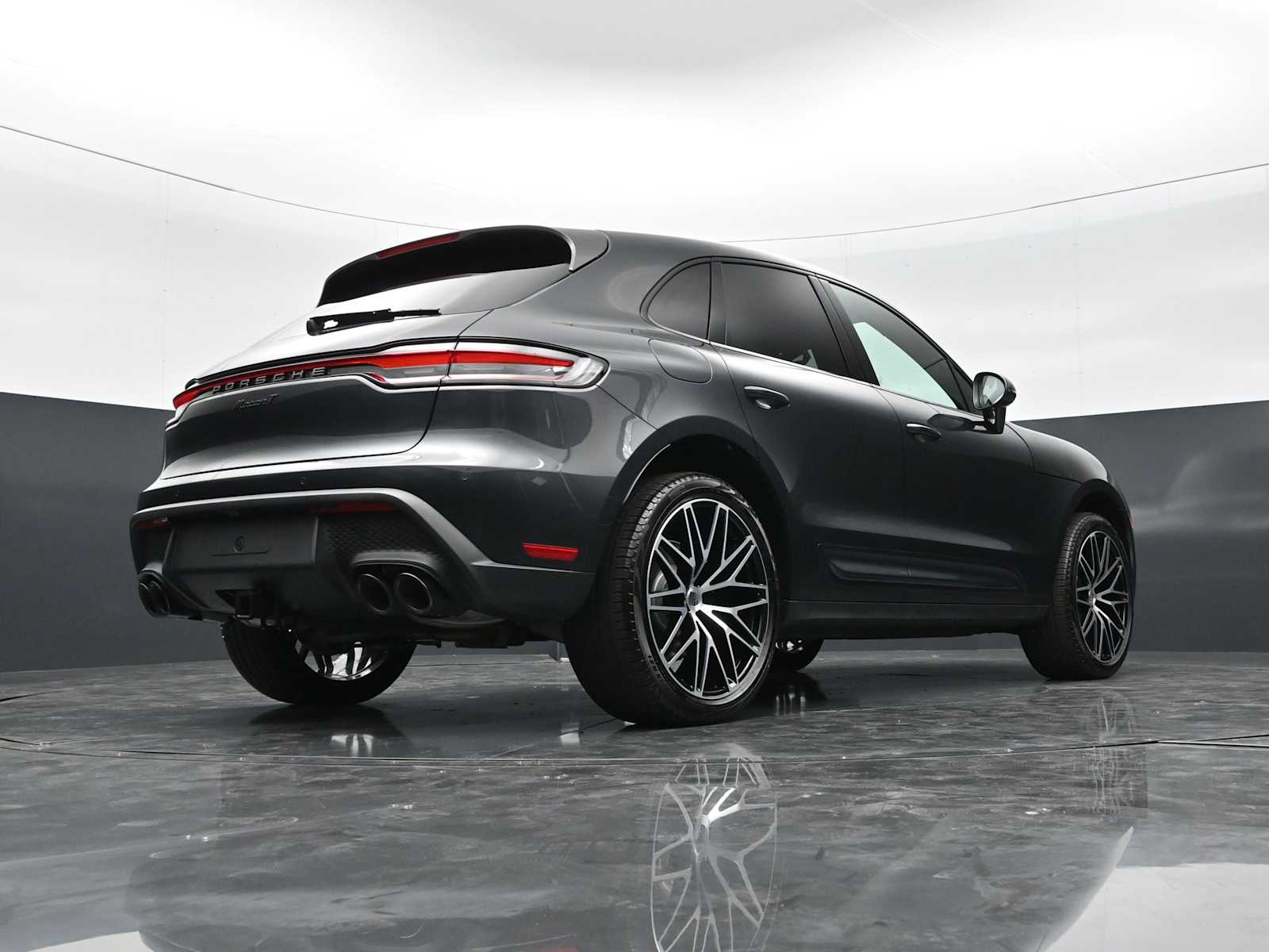 Thumbnail: 2025 Porsche Macan - 42