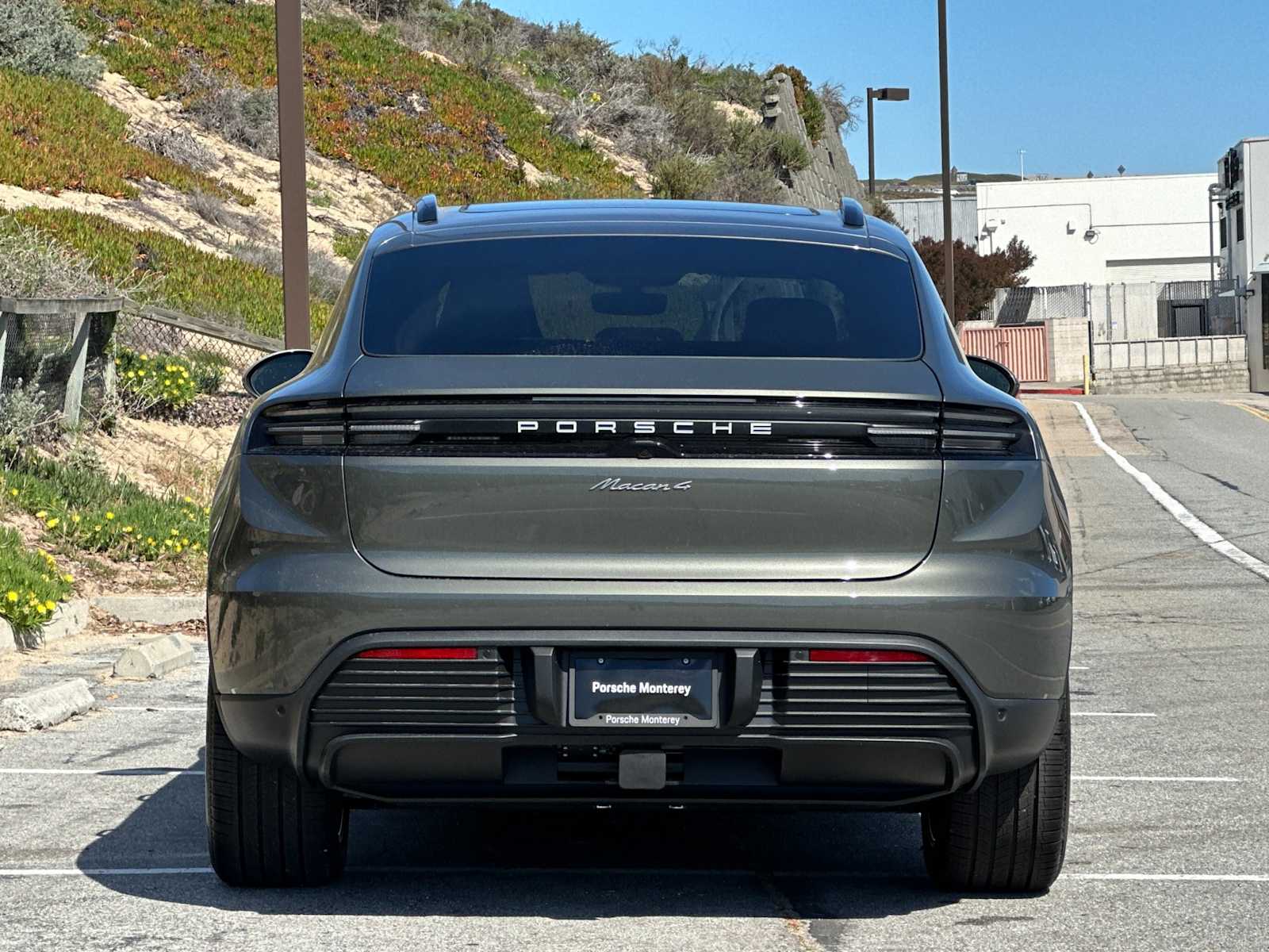 Thumbnail: 2026 Porsche Macan - 8