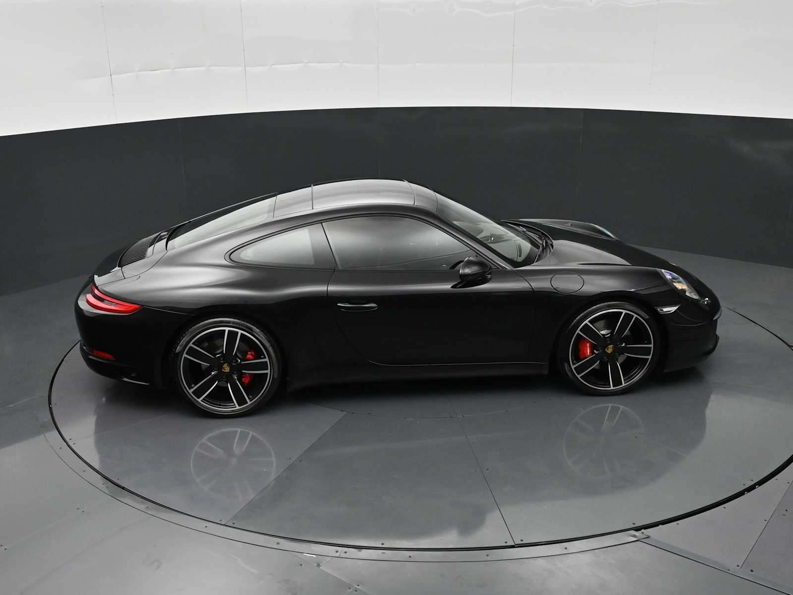 Thumbnail: 2018 Porsche 911 - 33