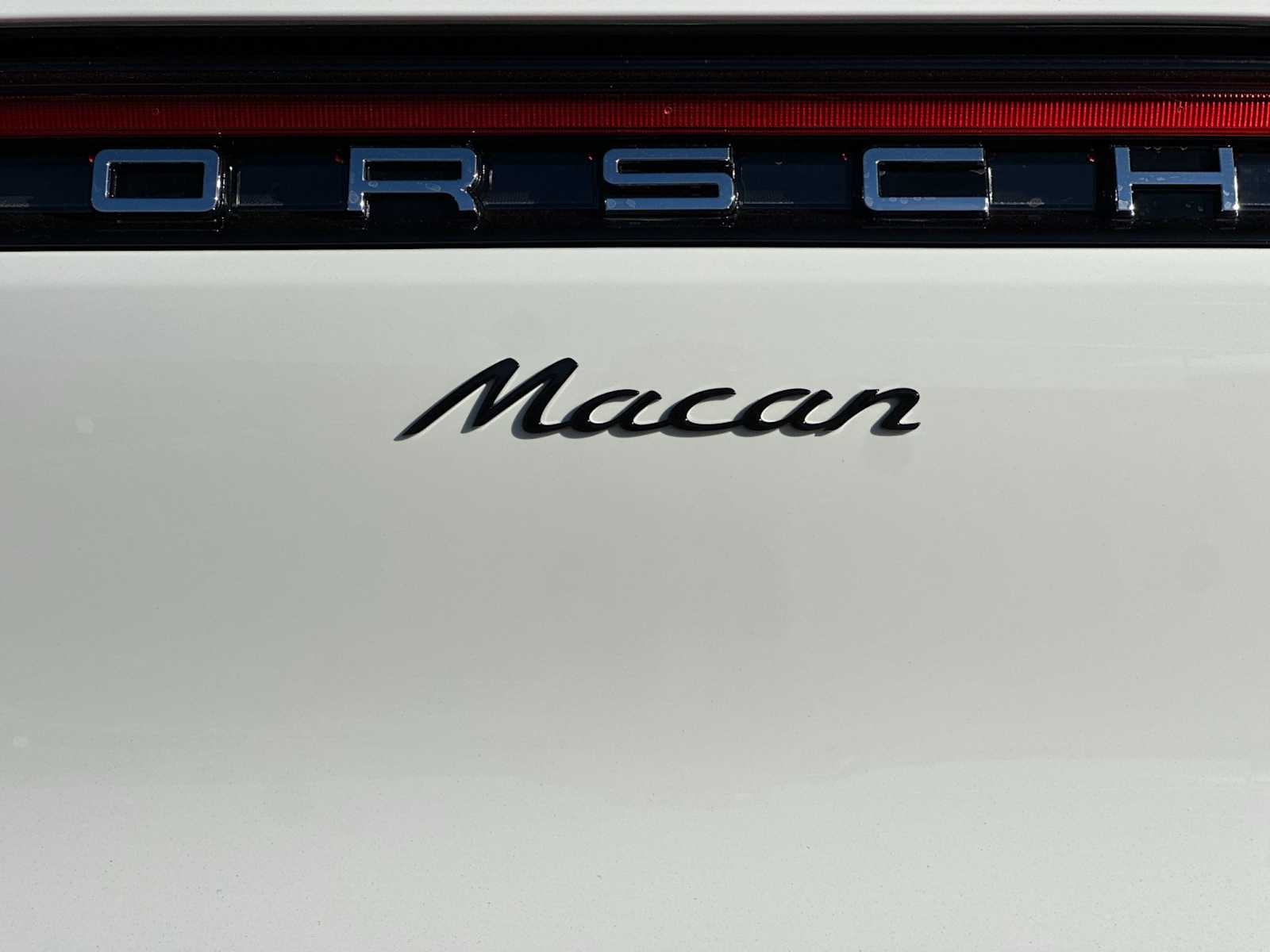 Thumbnail: 2026 Porsche Macan - 29