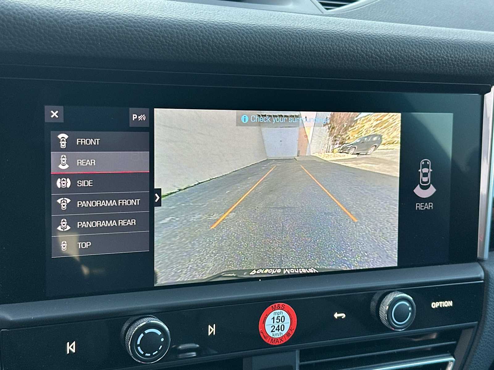 Thumbnail: 2025 Porsche Macan - 21