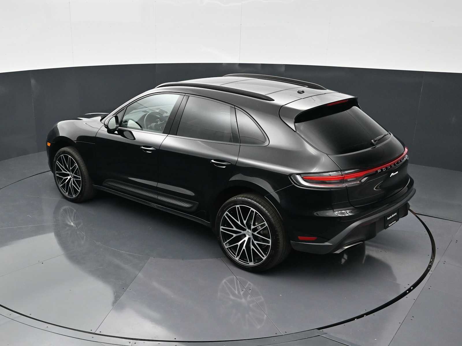 Thumbnail: 2025 Porsche Macan - 33