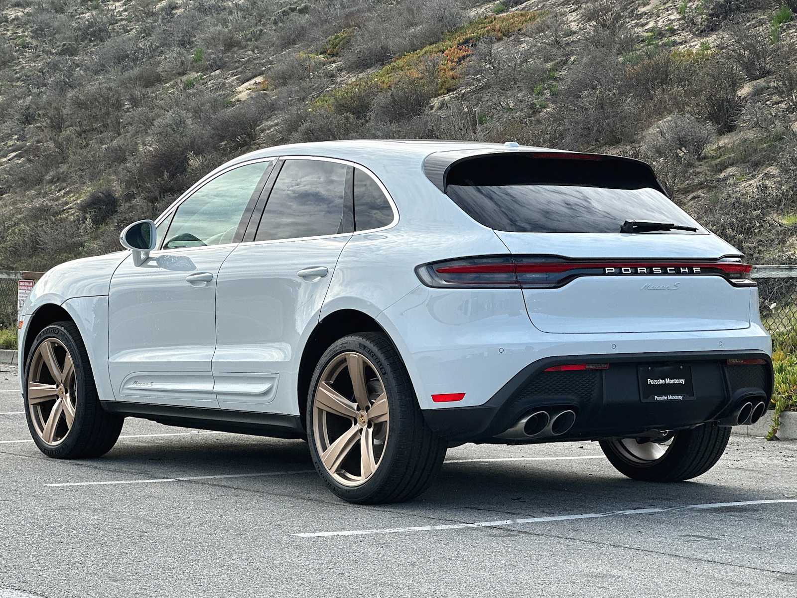 Thumbnail: 2024 Porsche Macan - 3