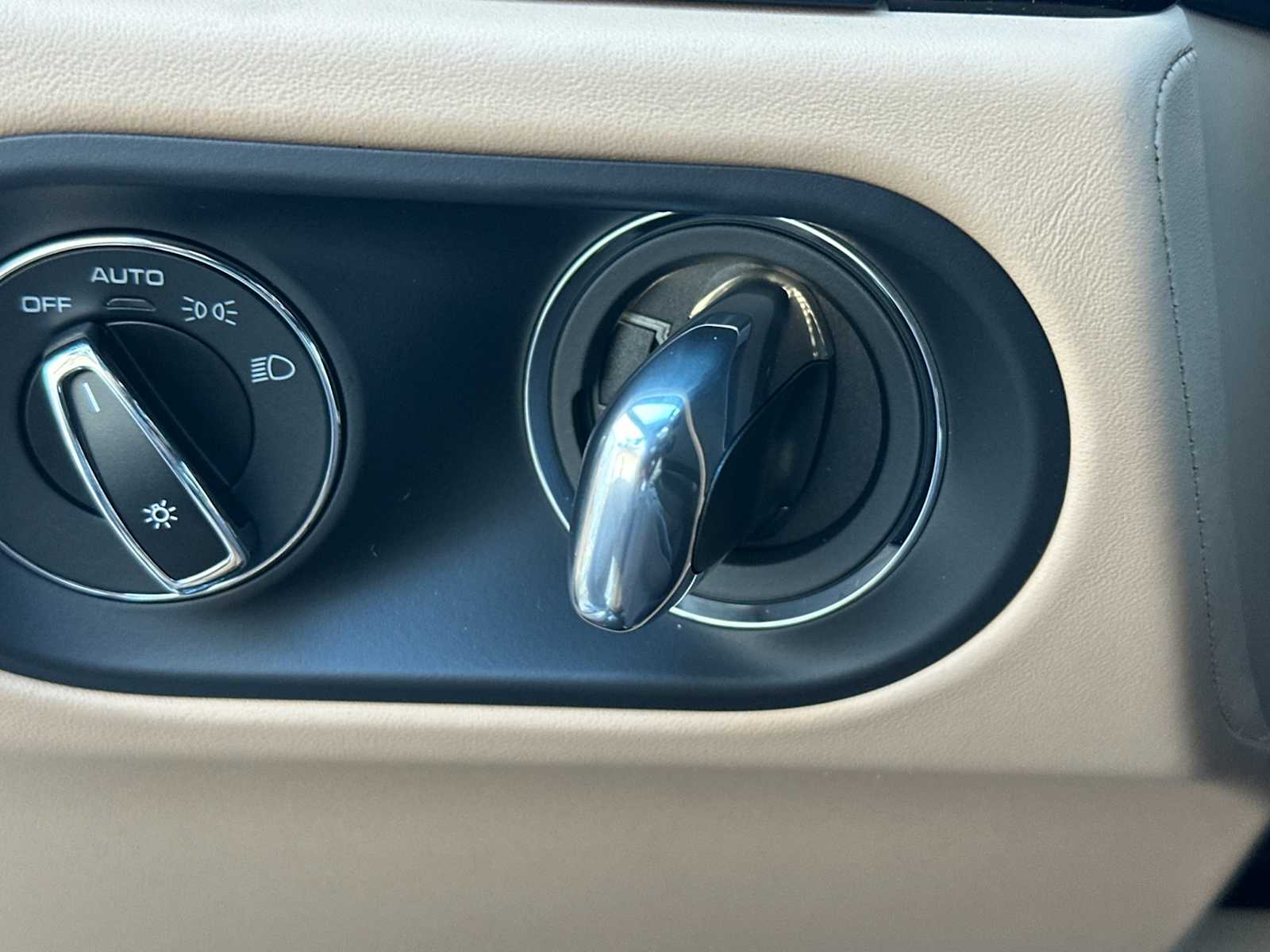 Thumbnail: 2026 Porsche Macan - 24