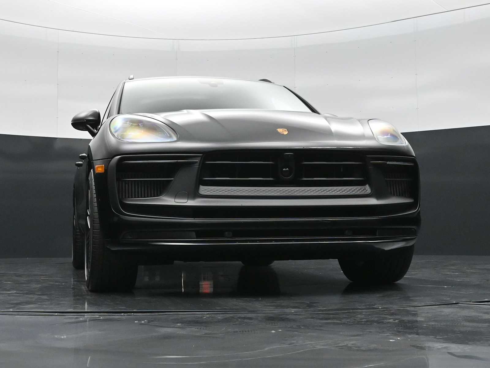Thumbnail: 2026 Porsche Macan - 45