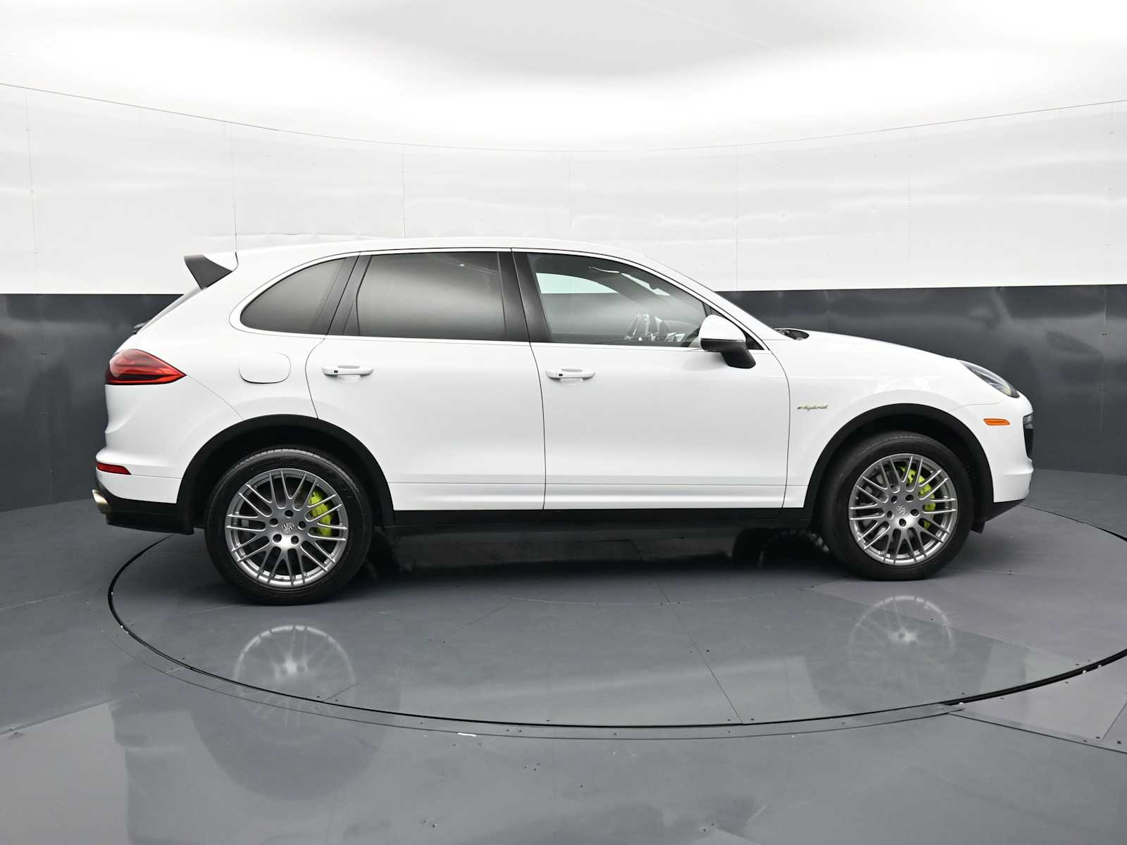 Thumbnail: 2015 Porsche Cayenne - 24