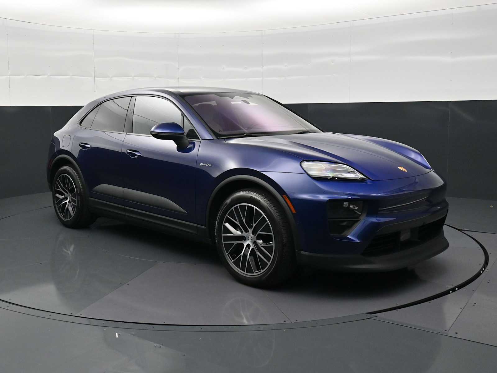 Thumbnail: 2026 Porsche Macan - 27