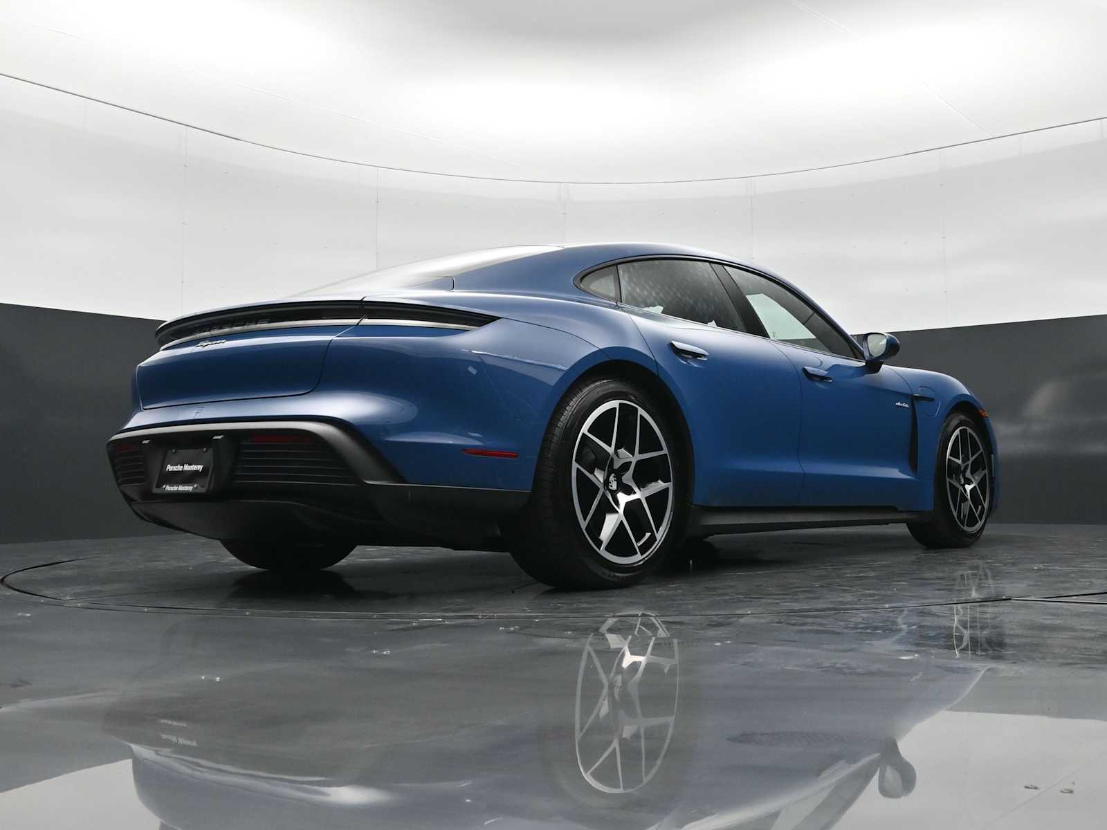 Thumbnail: 2026 Porsche Taycan - 41