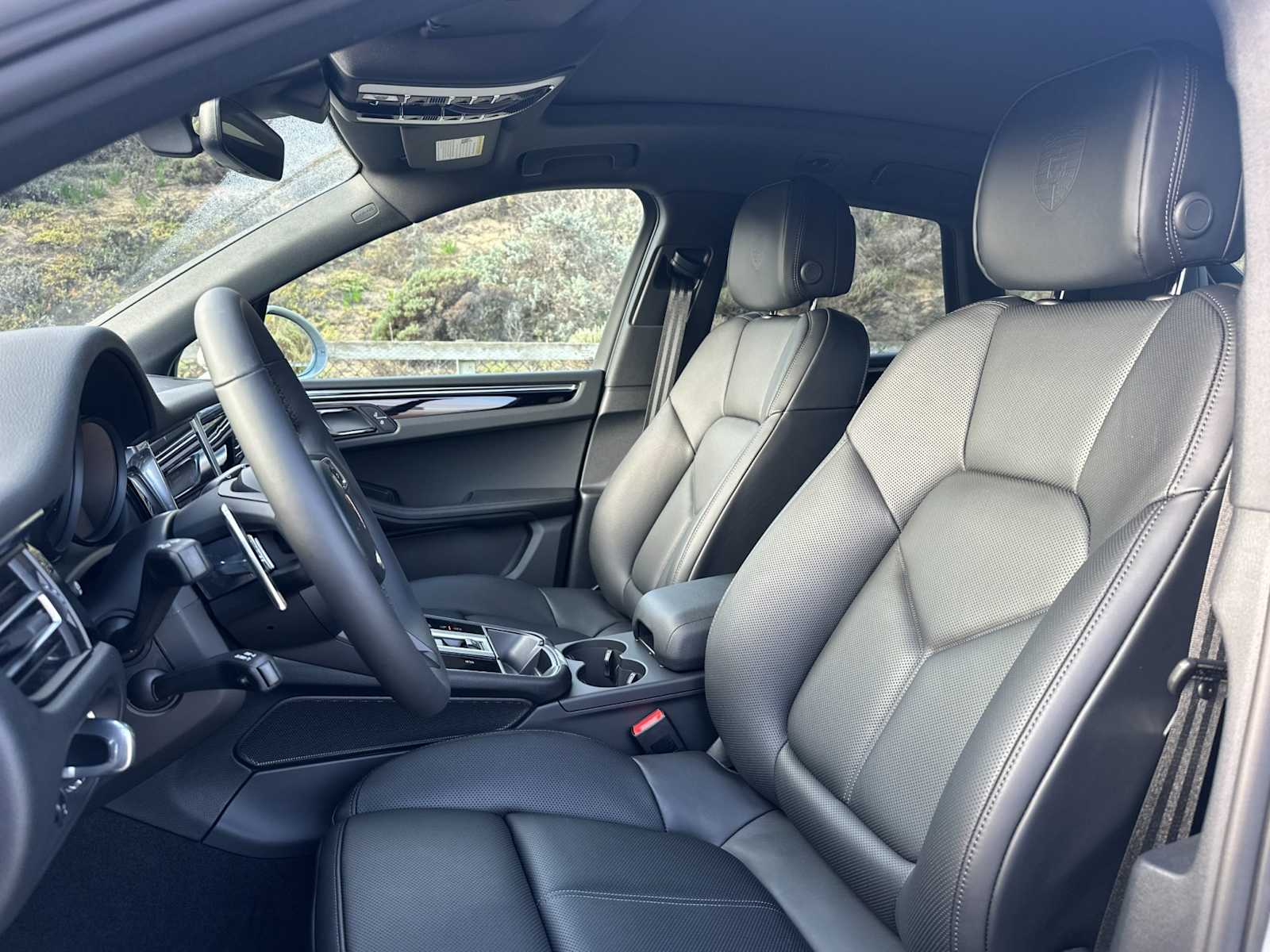 Thumbnail: 2026 Porsche Macan - 5