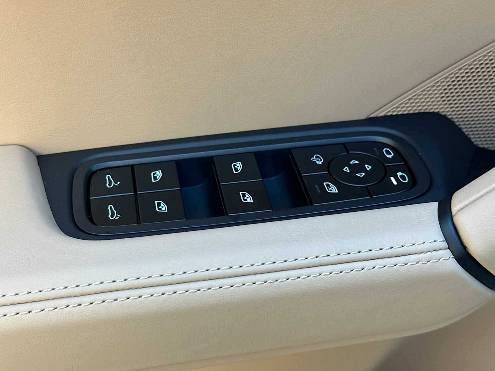 Thumbnail: 2026 Porsche Cayenne - 13