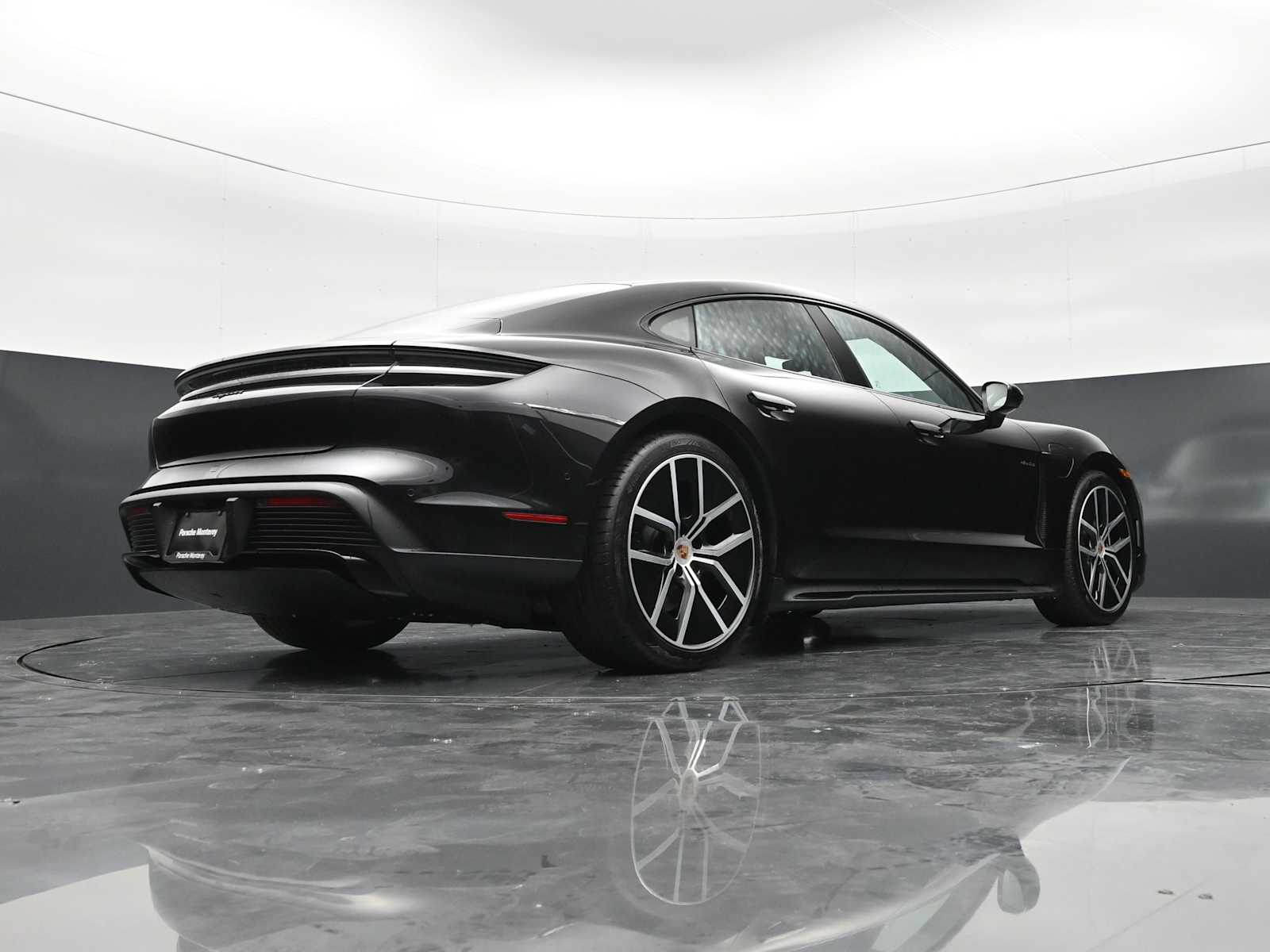 Thumbnail: 2026 Porsche Taycan - 41
