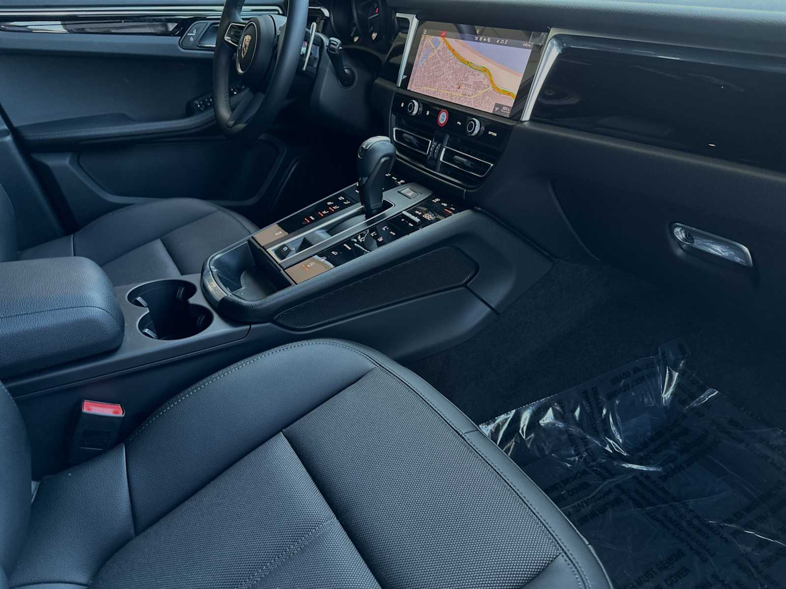 Thumbnail: 2024 Porsche Macan - 17