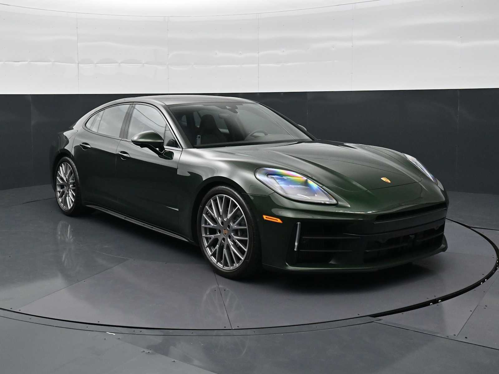 Thumbnail: 2026 Porsche Panamera - 26