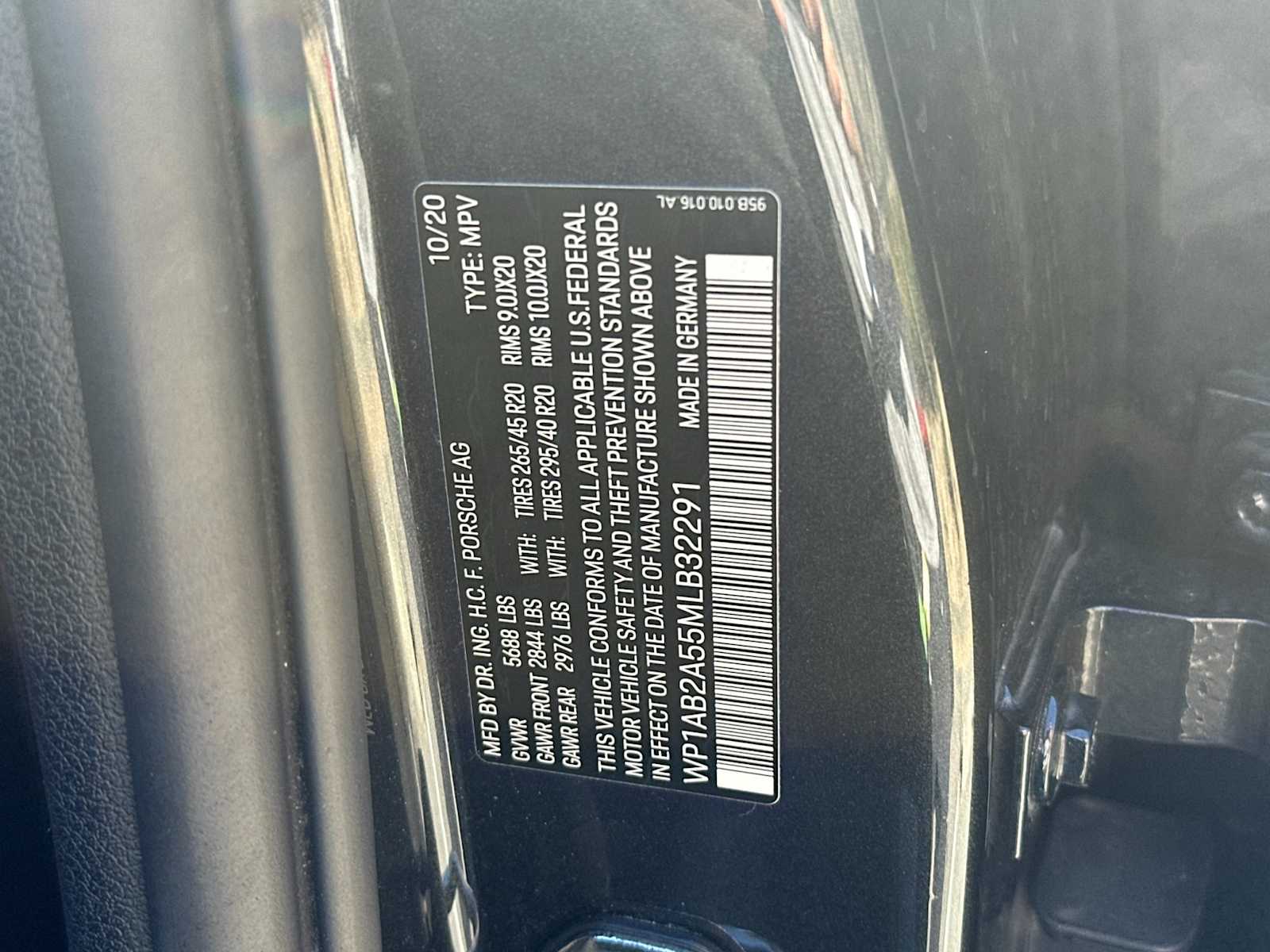 Thumbnail: 2021 Porsche Macan - 30