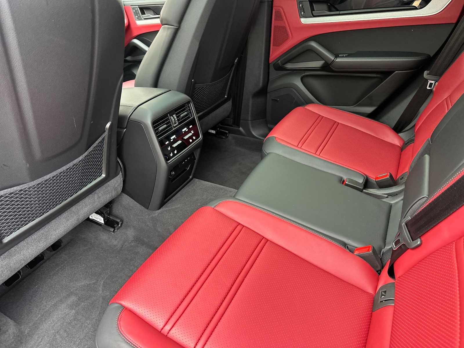 Thumbnail: 2025 Porsche  - 14