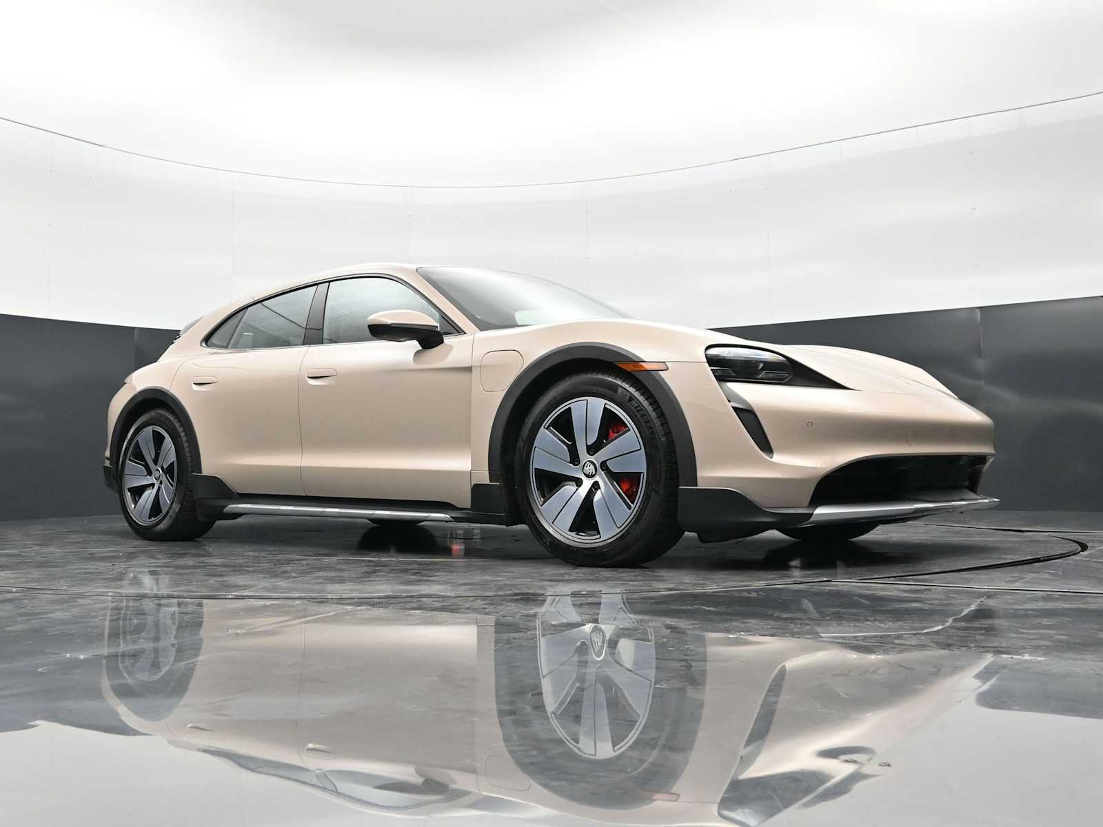 Thumbnail: 2023 Porsche Taycan - 49