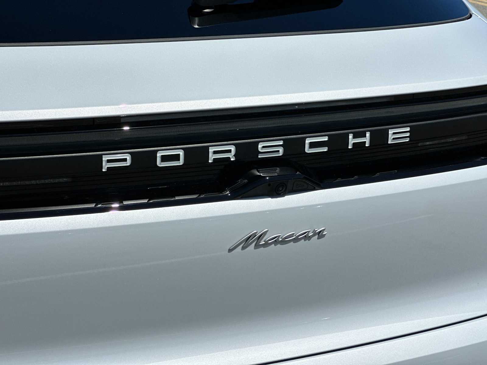 Thumbnail: 2025 Porsche Macan - 25
