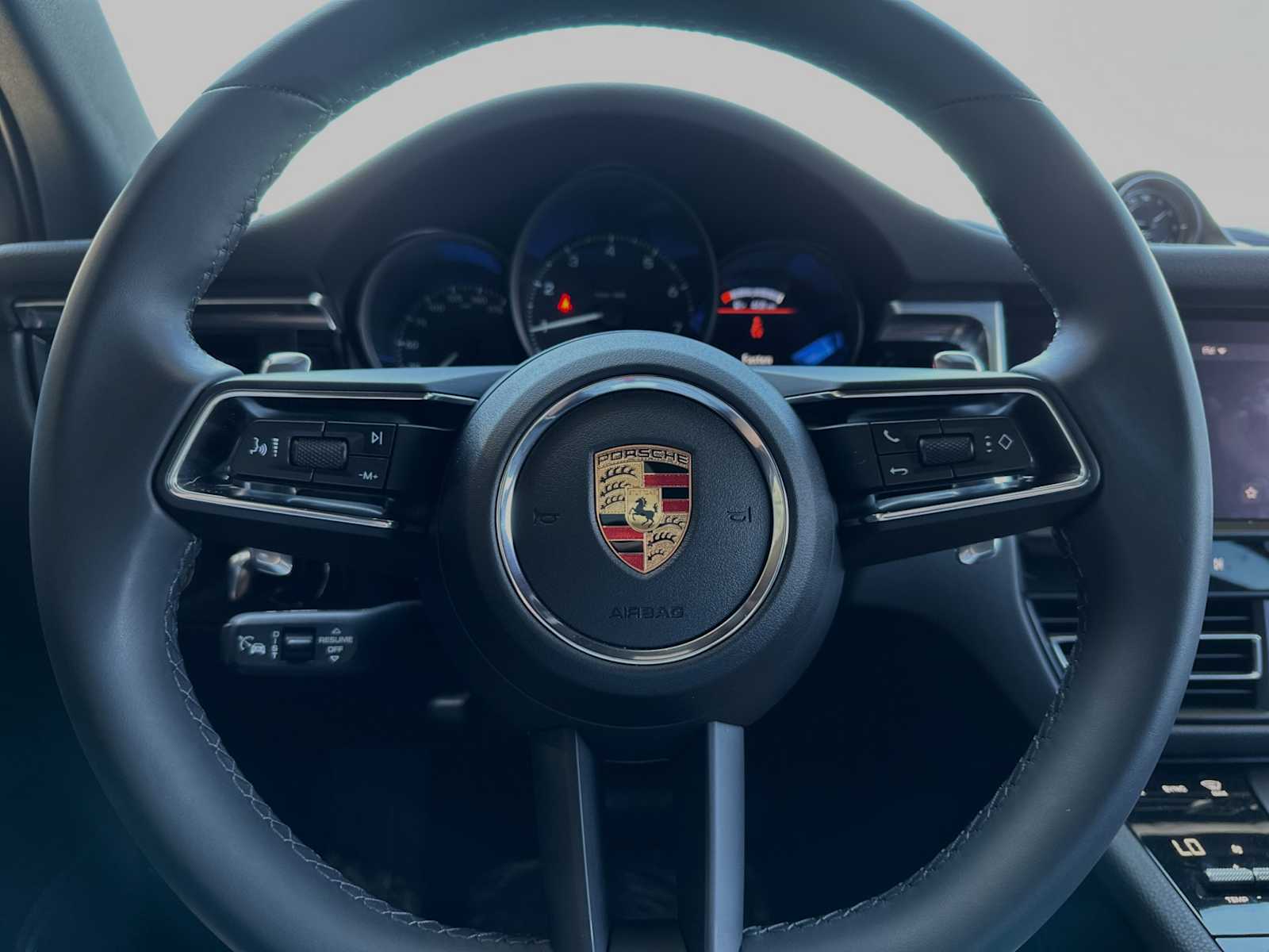Thumbnail: 2024 Porsche Macan - 25