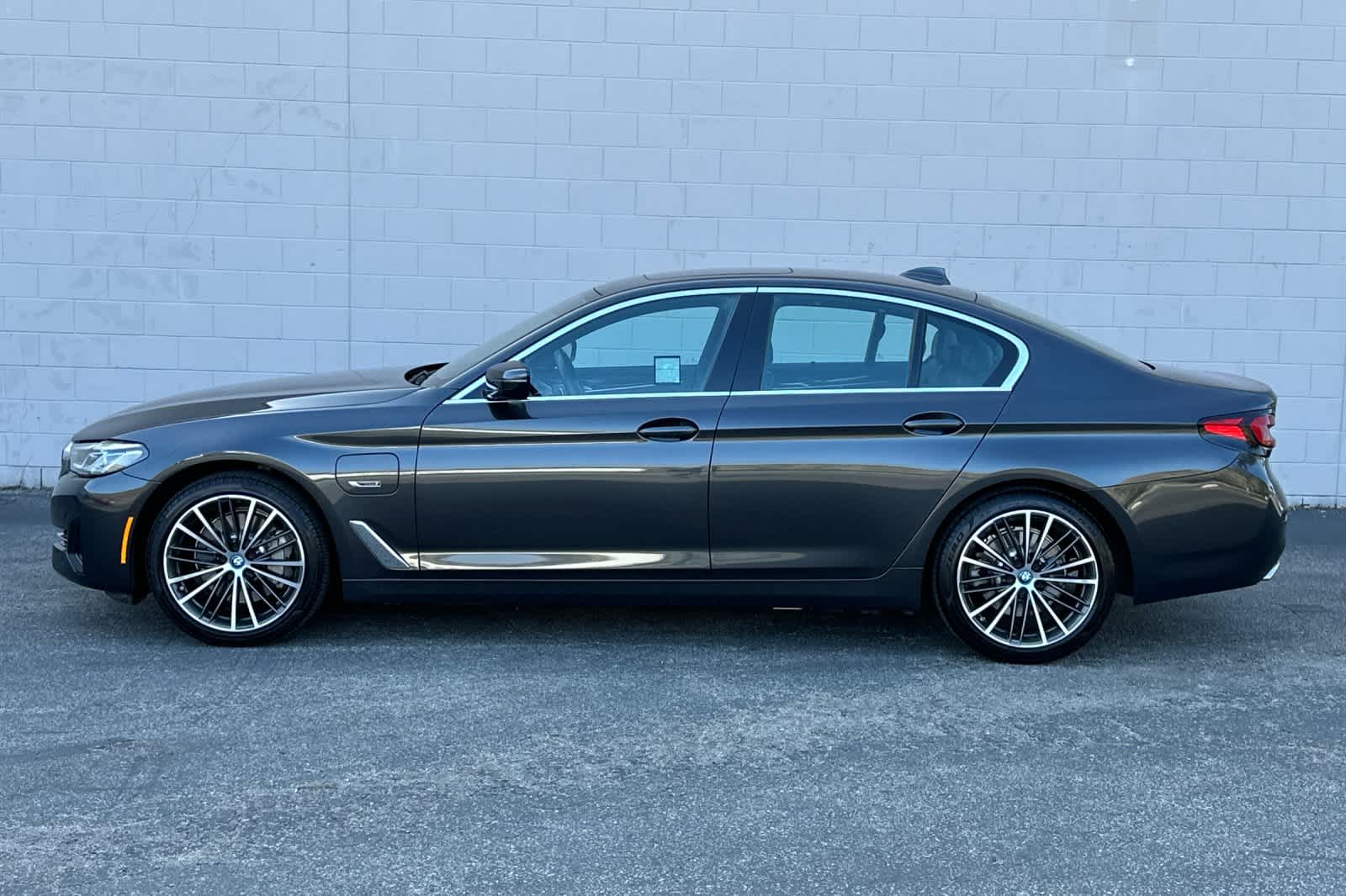 Thumbnail: 2022 BMW 5 Series - 9