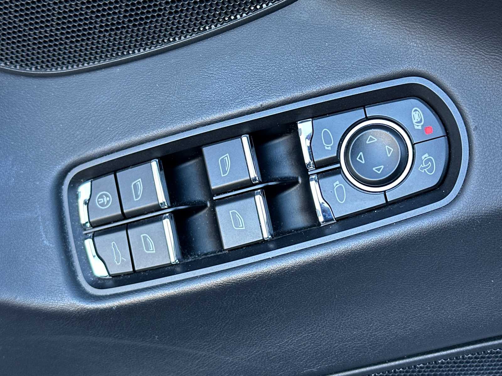 Thumbnail: 2013 Porsche Panamera - 13