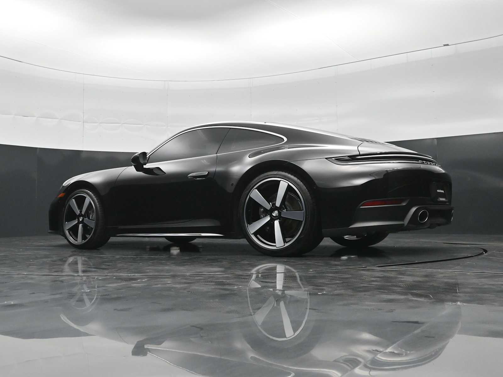 2025 Porsche 911 - Photo 36