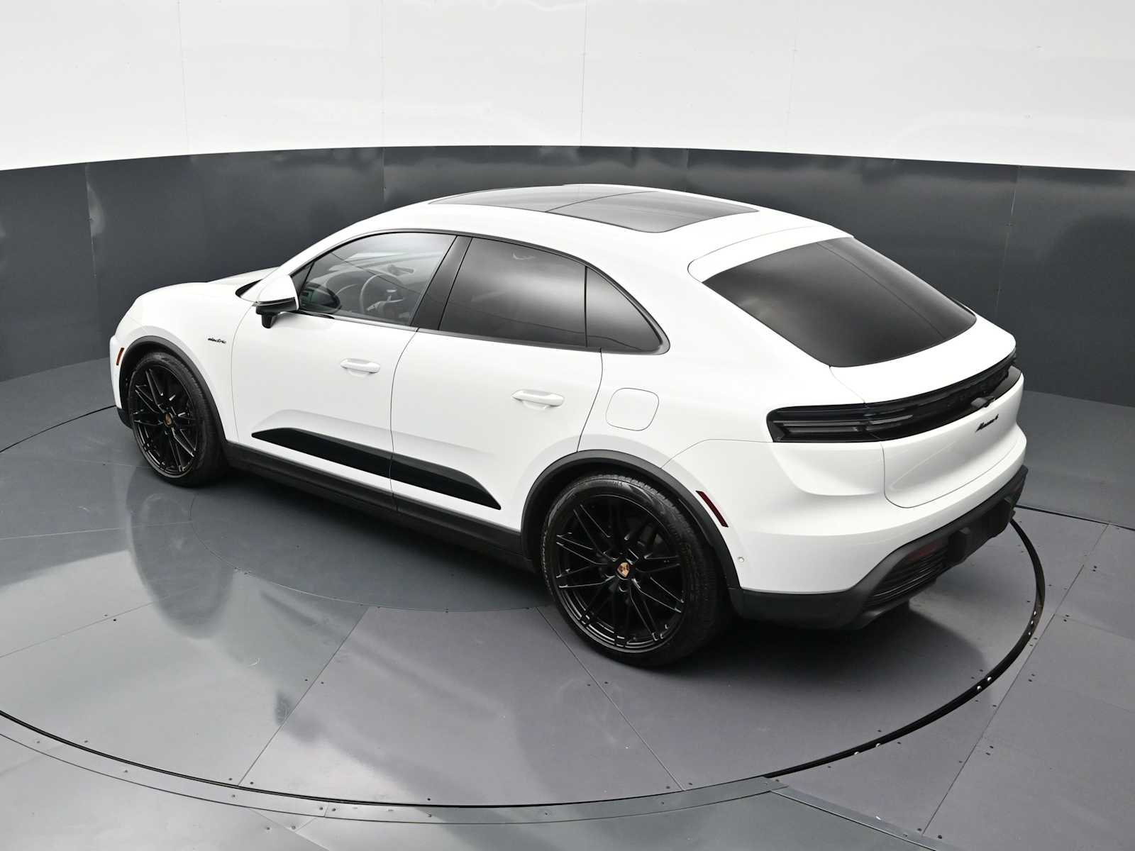 Thumbnail: 2025 Porsche Macan - 34