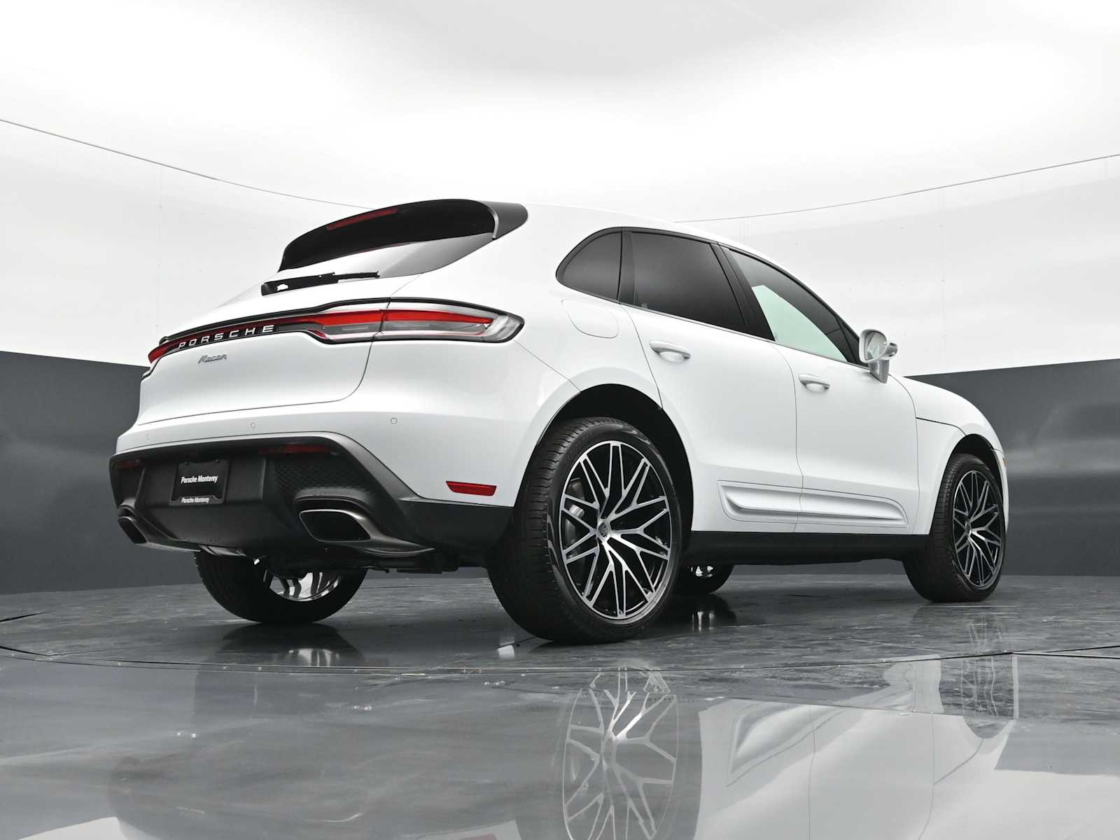 Thumbnail: 2026 Porsche Macan - 41