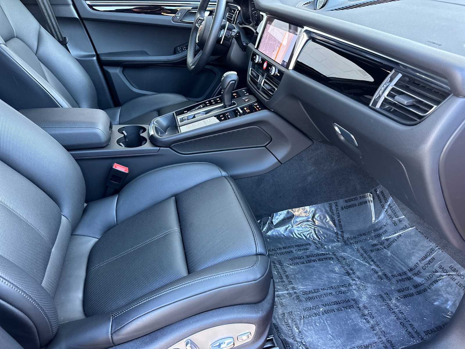 Thumbnail: 2024 Porsche Macan - 17