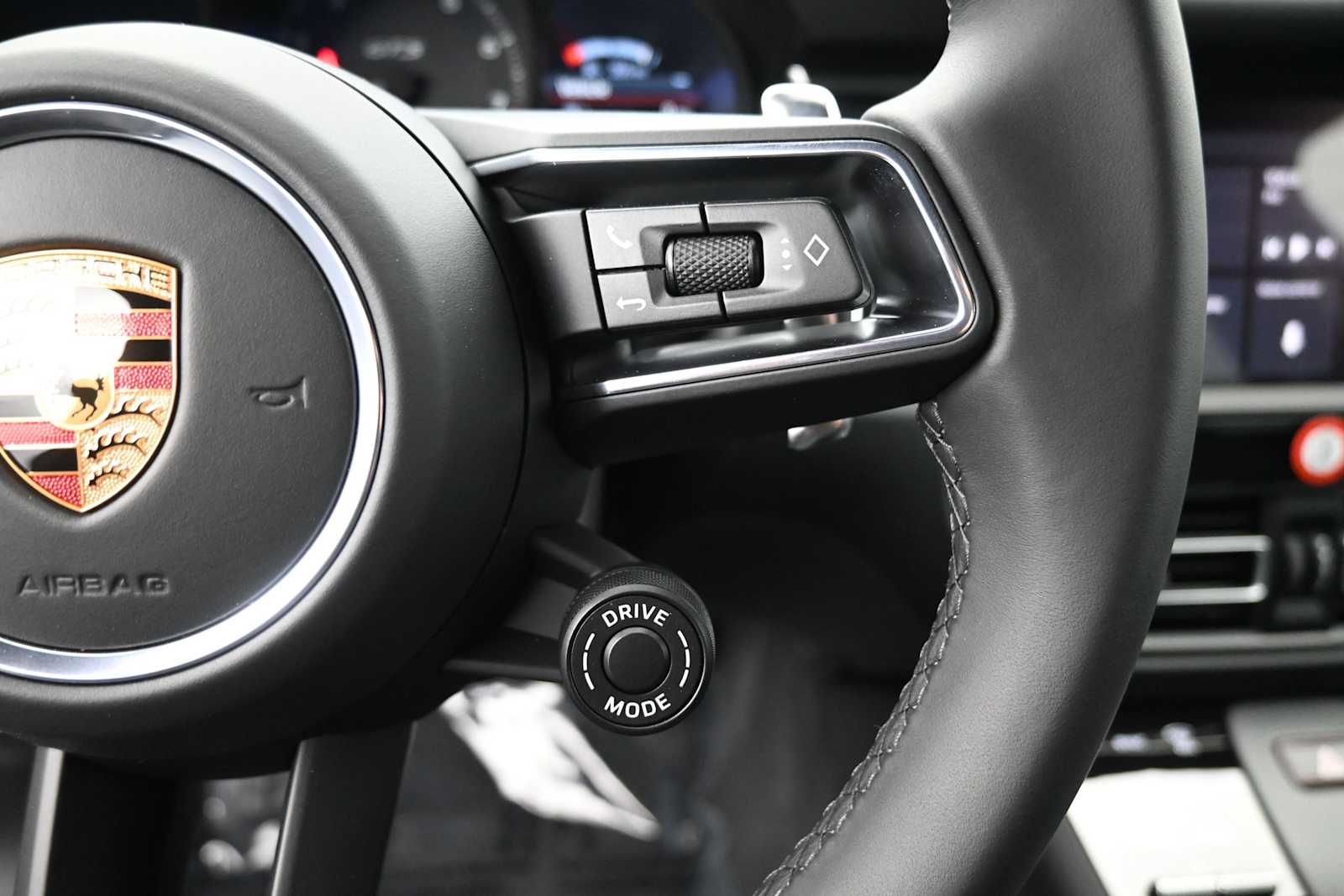Thumbnail: 2026 Porsche Macan - 11
