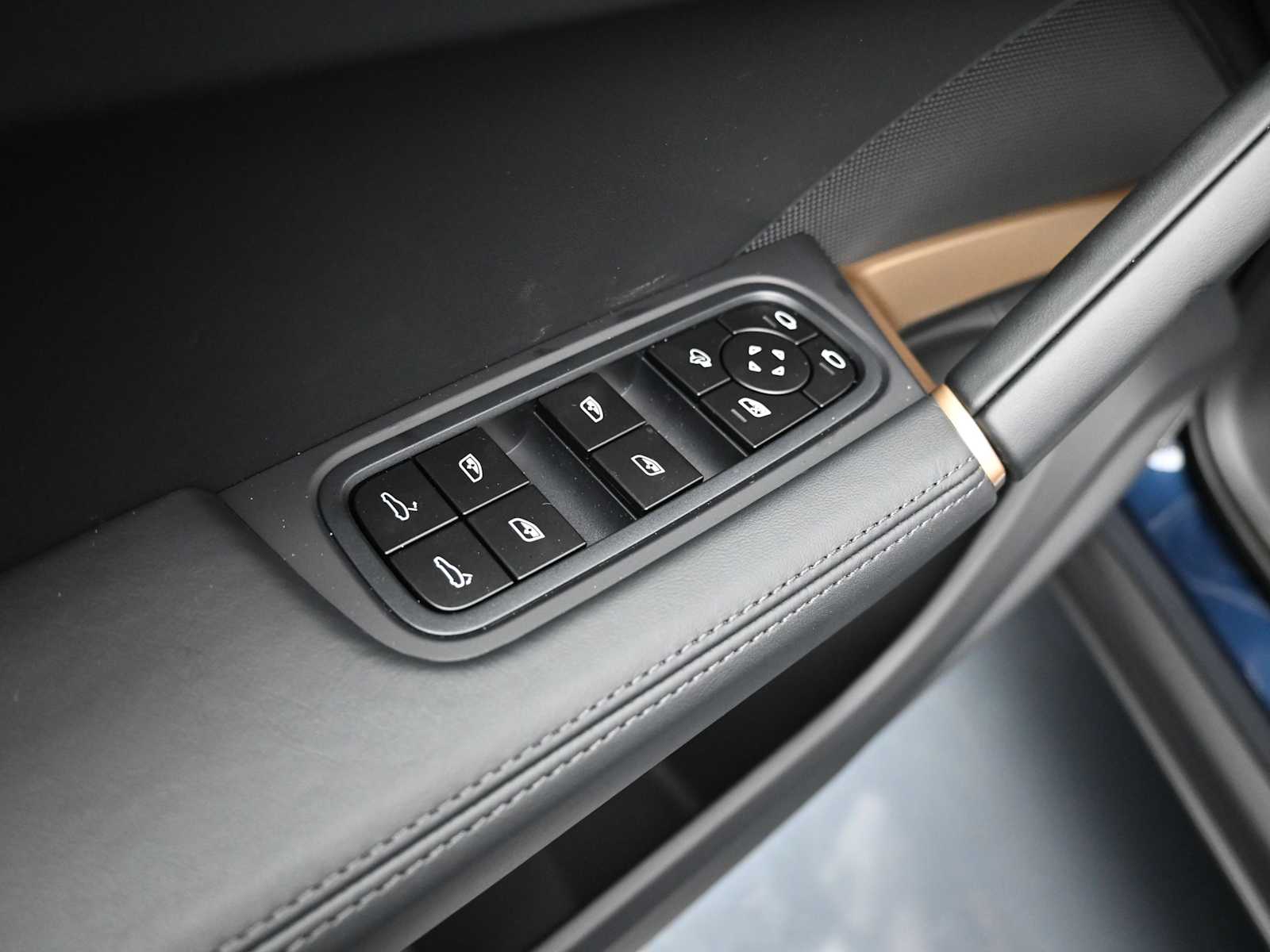 Thumbnail: 2026 Porsche Cayenne - 5