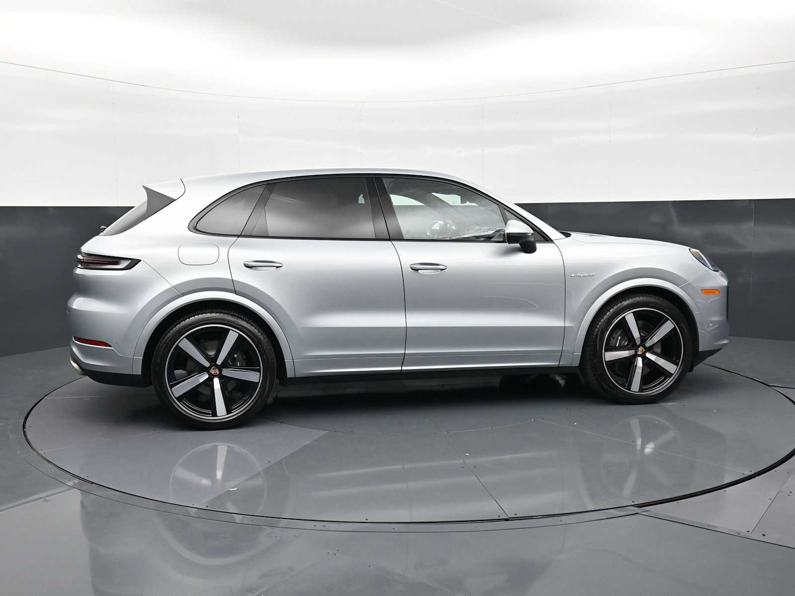 Thumbnail: 2026 Porsche Cayenne - 30
