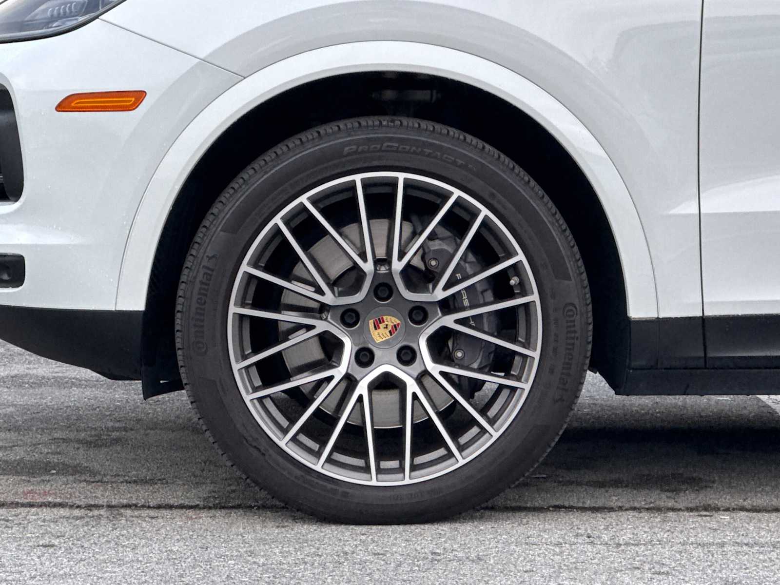 Thumbnail: 2022 Porsche Cayenne - 28