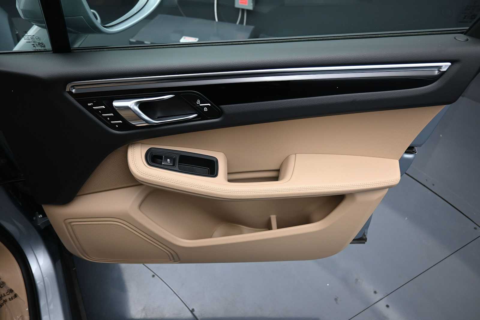 2025 Porsche Macan Base - Photo 21