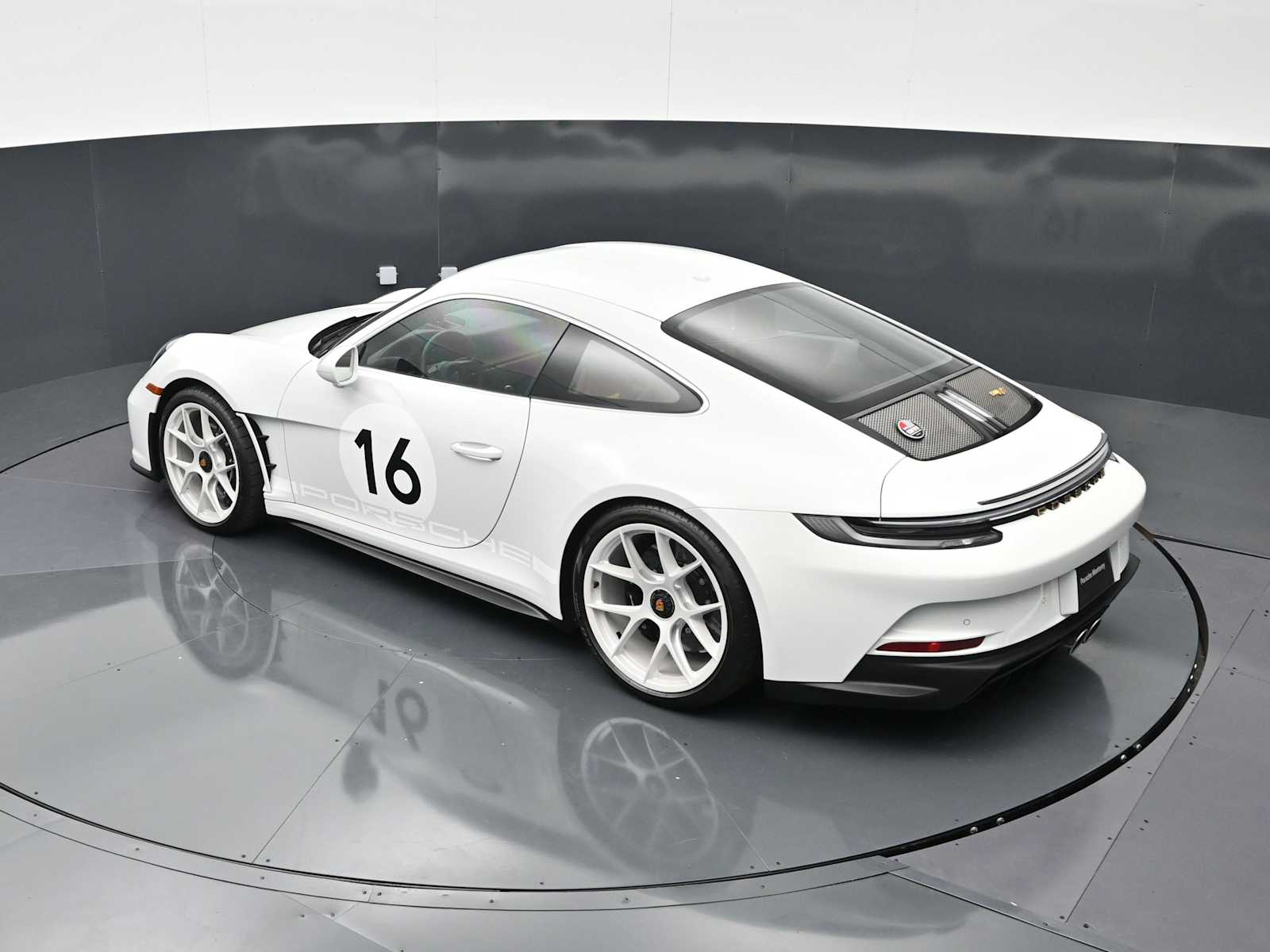 Thumbnail: 2024 Porsche 911 - 39