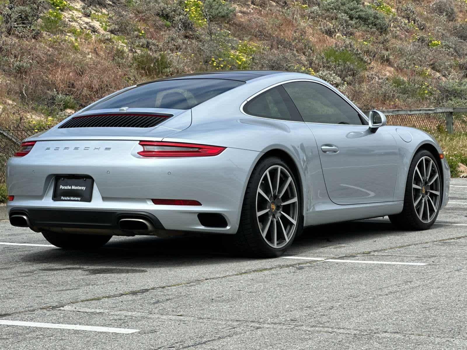 Thumbnail: 2017 Porsche 911 - 2