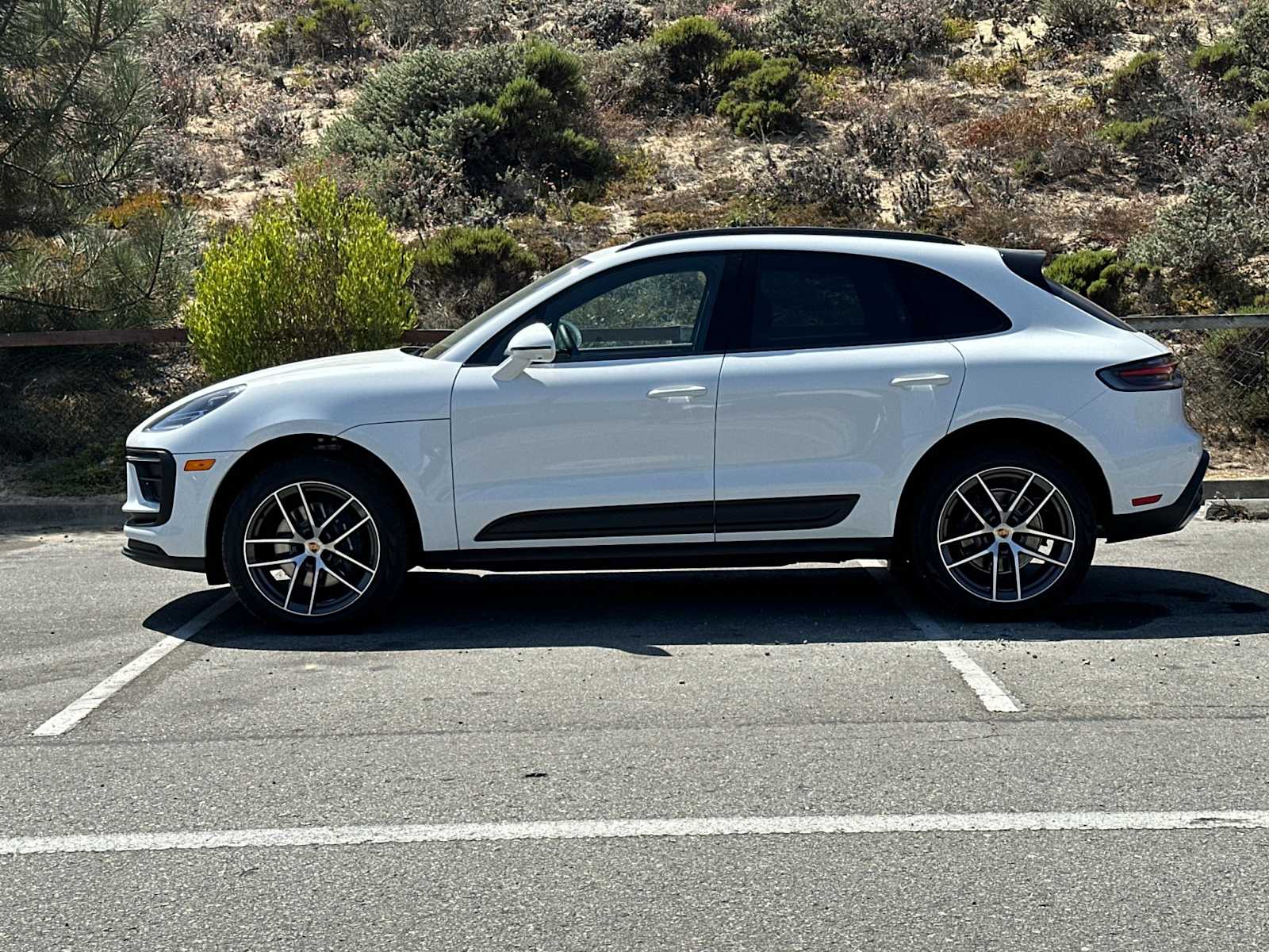 Thumbnail: 2024 Porsche Macan - 2