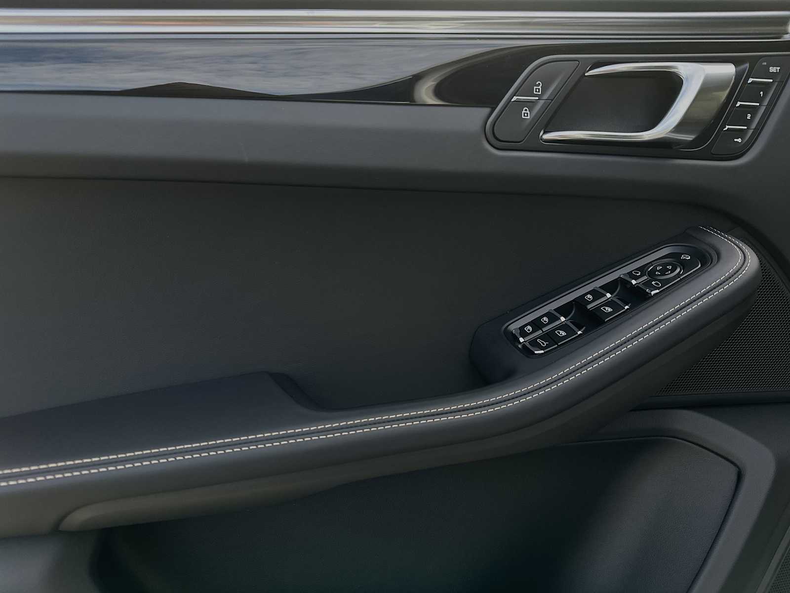 Thumbnail: 2024 Porsche Macan - 12