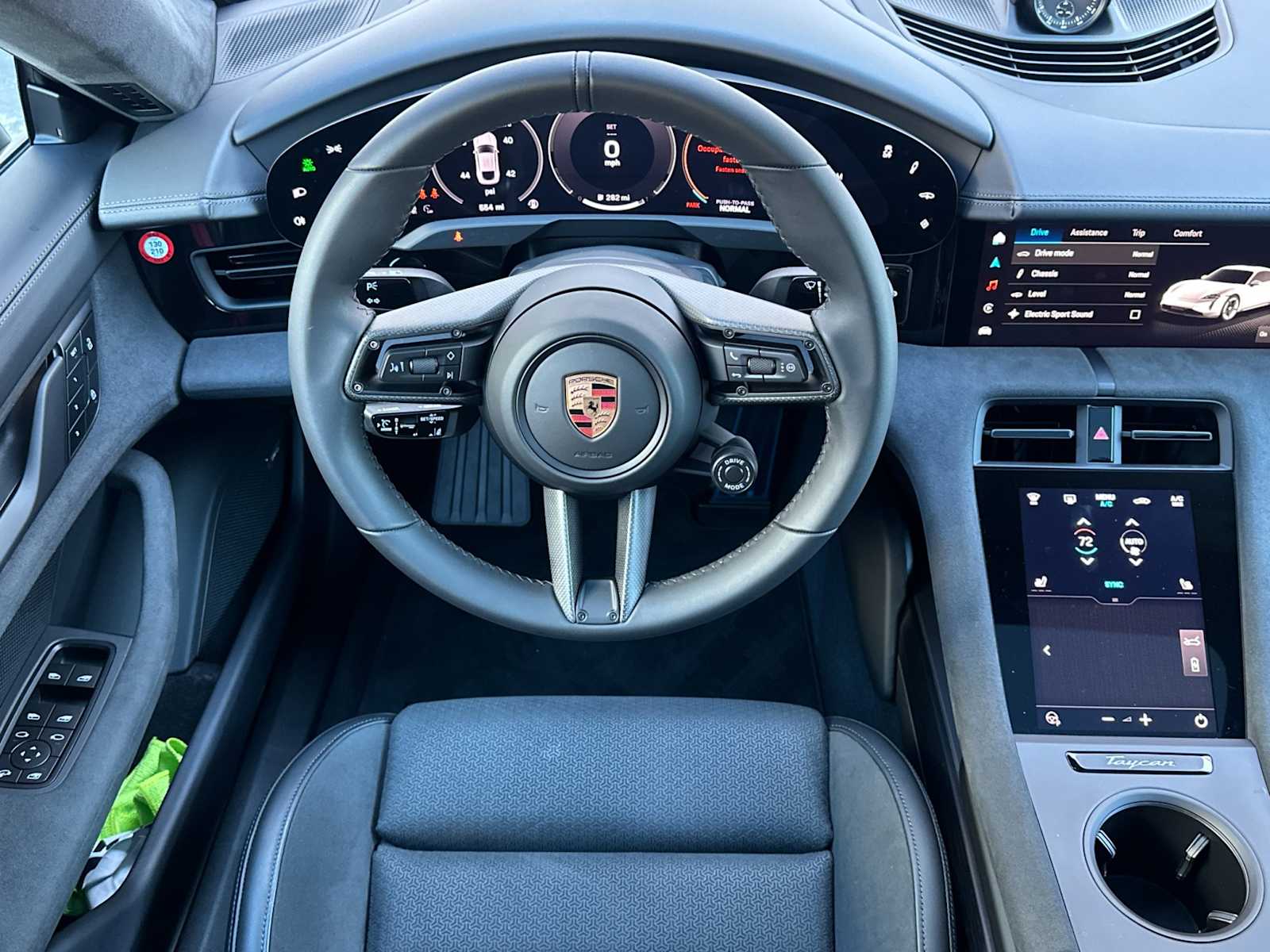 Thumbnail: 2025 Porsche Taycan - 15