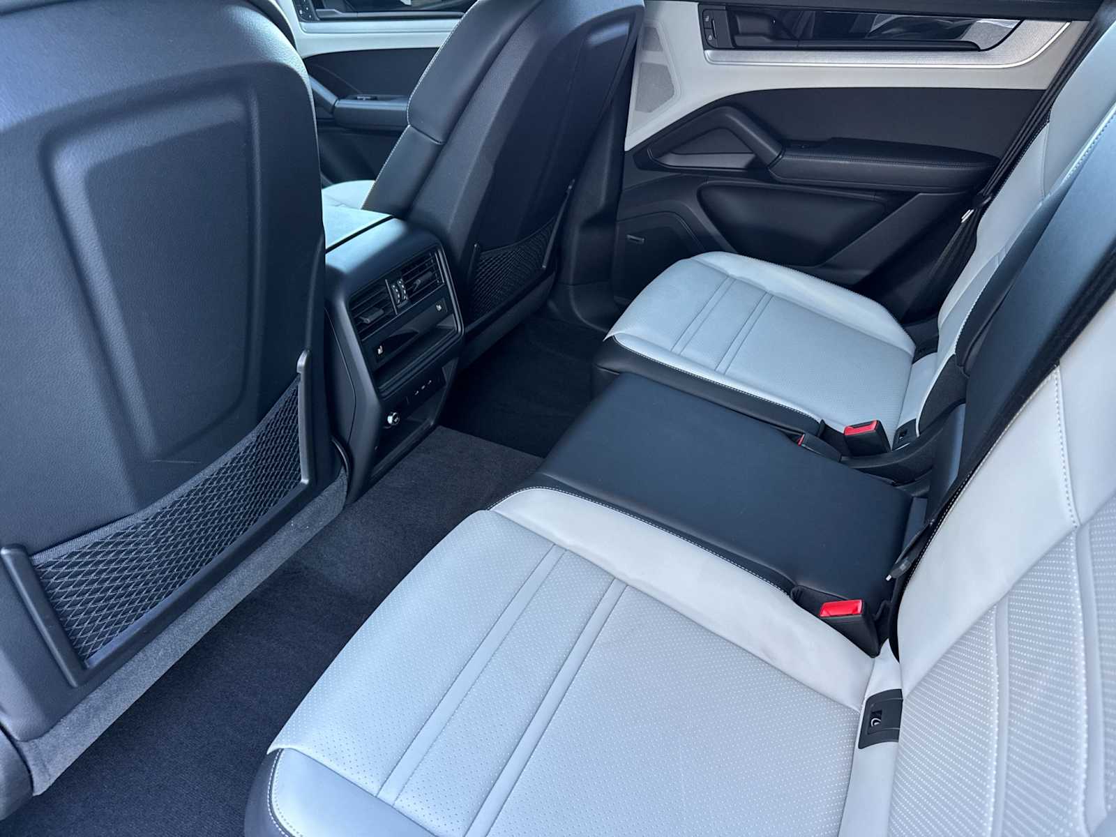 Thumbnail: 2024 Porsche Cayenne - 14